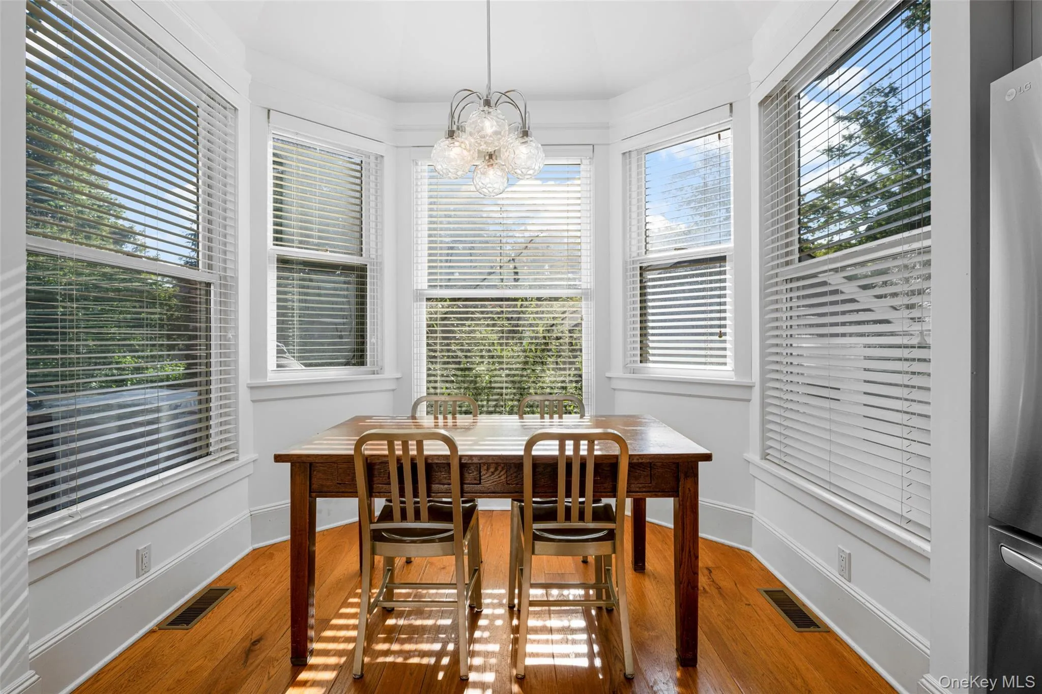 Breafast room overlooks fenced in yard Breafast room overlooks fenced in yard