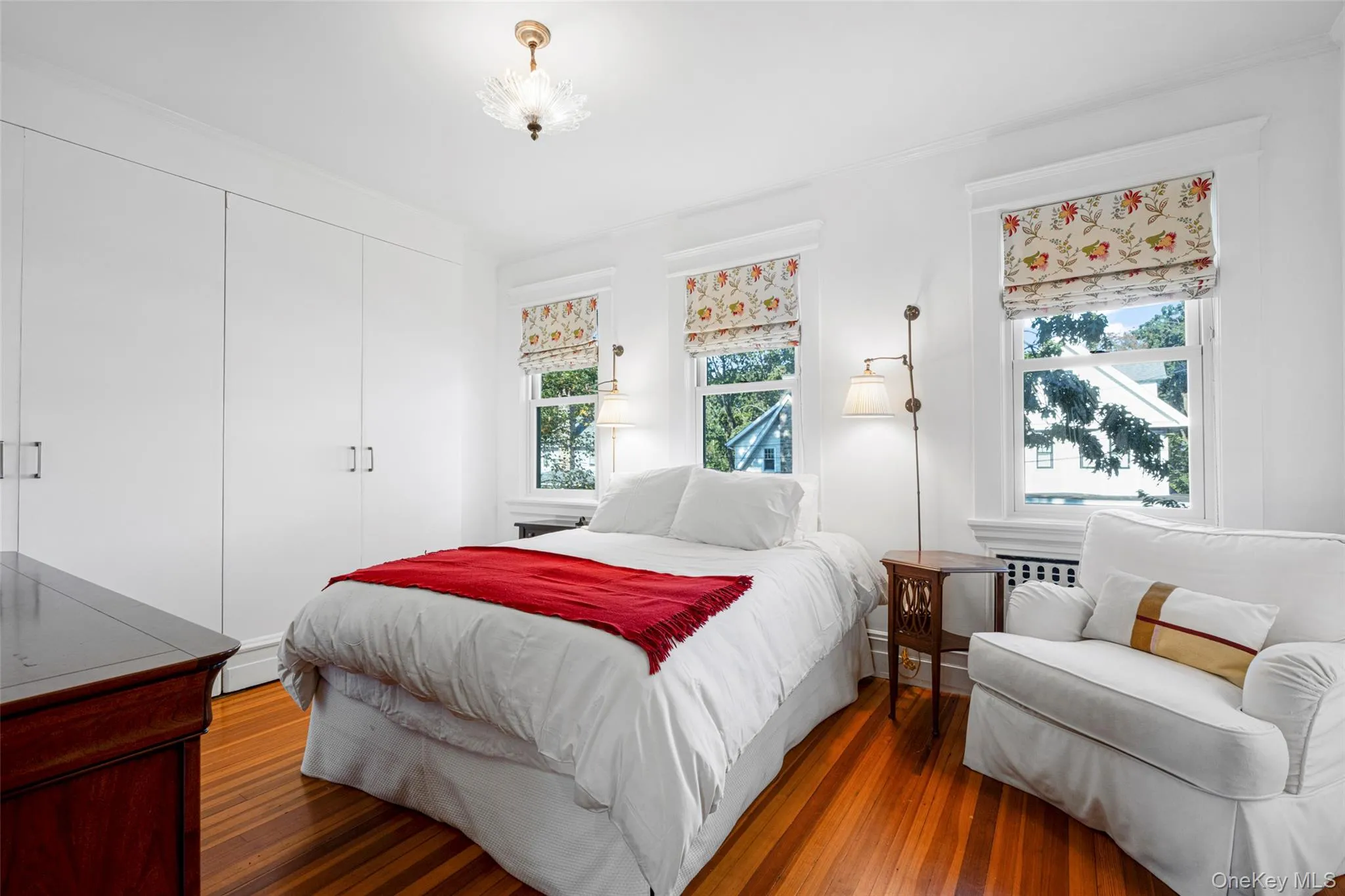 Primary bedroom has en suite bath Primary bedroom has en suite bath