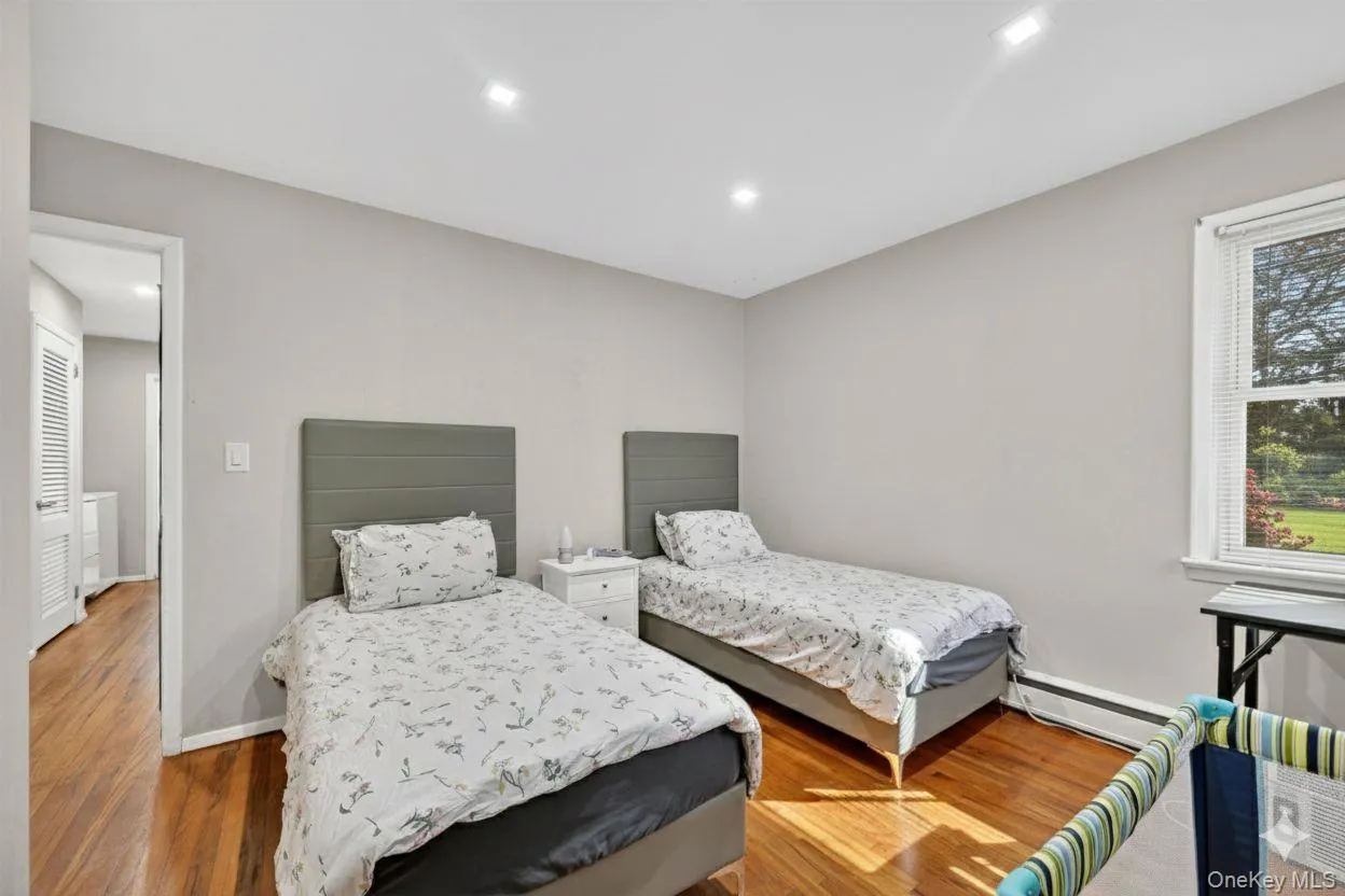 28 Edward Avenue, Thompson, NY, 3 Bedrooms Bedrooms, 5 Rooms Rooms,1 BathroomBathrooms,Residential Lease,For Rent,Edward,0,948873 28 Edward Avenue, Thompson, NY, 3 Bedrooms Bedrooms, 5 Rooms Rooms,1 BathroomBathrooms,Residential Lease,For Rent,Edward,0,948873