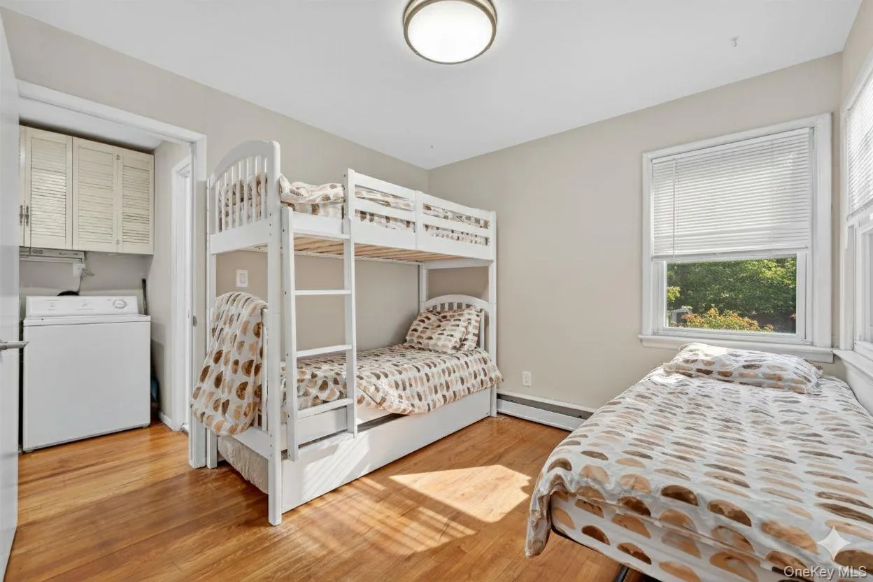 28 Edward Avenue, Thompson, NY, 3 Bedrooms Bedrooms, 5 Rooms Rooms,1 BathroomBathrooms,Residential Lease,For Rent,Edward,0,948873 28 Edward Avenue, Thompson, NY, 3 Bedrooms Bedrooms, 5 Rooms Rooms,1 BathroomBathrooms,Residential Lease,For Rent,Edward,0,948873