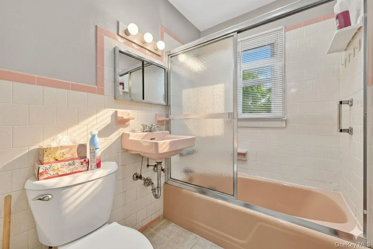 28 Edward Avenue, Thompson, NY, 3 Bedrooms Bedrooms, 5 Rooms Rooms,1 BathroomBathrooms,Residential Lease,For Rent,Edward,0,948873 28 Edward Avenue, Thompson, NY, 3 Bedrooms Bedrooms, 5 Rooms Rooms,1 BathroomBathrooms,Residential Lease,For Rent,Edward,0,948873