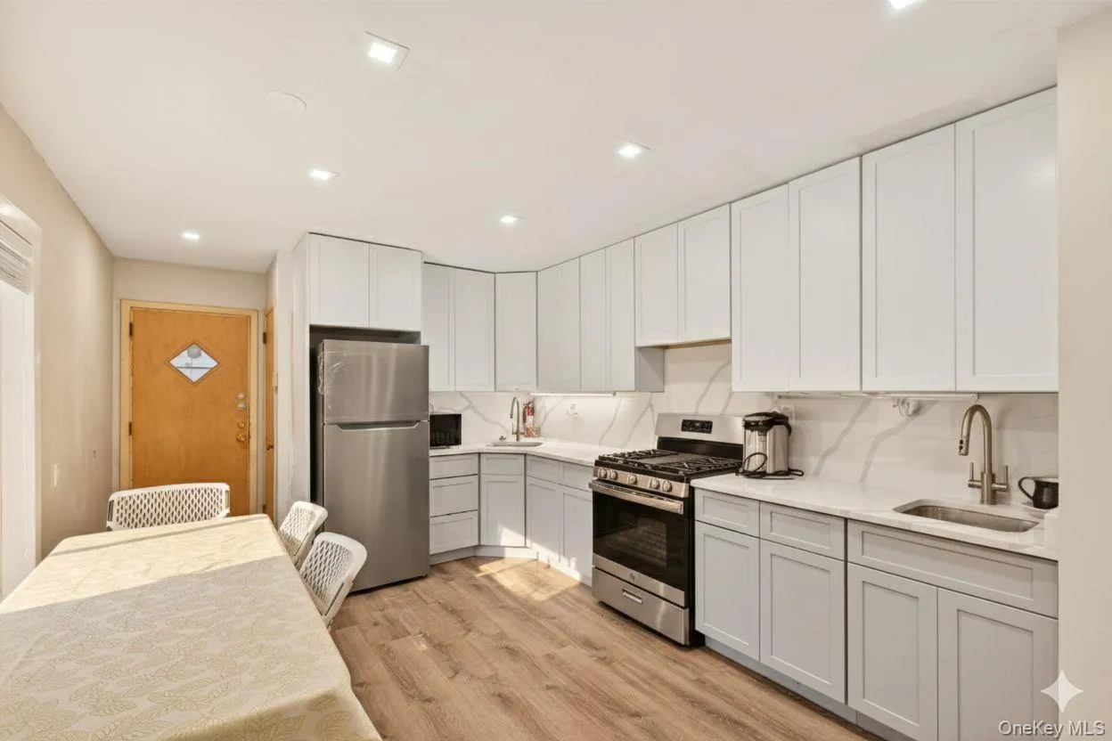 28 Edward Avenue, Thompson, NY, 3 Bedrooms Bedrooms, 5 Rooms Rooms,1 BathroomBathrooms,Residential Lease,For Rent,Edward,0,948873 28 Edward Avenue, Thompson, NY, 3 Bedrooms Bedrooms, 5 Rooms Rooms,1 BathroomBathrooms,Residential Lease,For Rent,Edward,0,948873