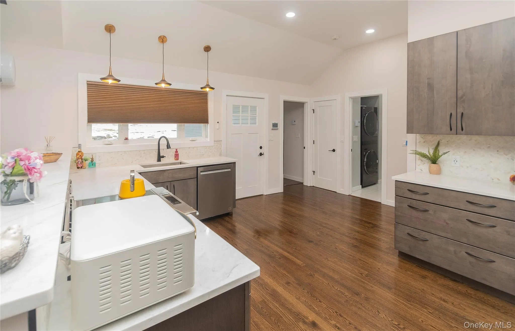 183 Mill Road, Olive, NY, 2 Bedrooms Bedrooms, 4 Rooms Rooms,1 BathroomBathrooms,Residential Sale,For Rent,Mill,0,949005 183 Mill Road, Olive, NY, 2 Bedrooms Bedrooms, 4 Rooms Rooms,1 BathroomBathrooms,Residential Sale,For Rent,Mill,0,949005