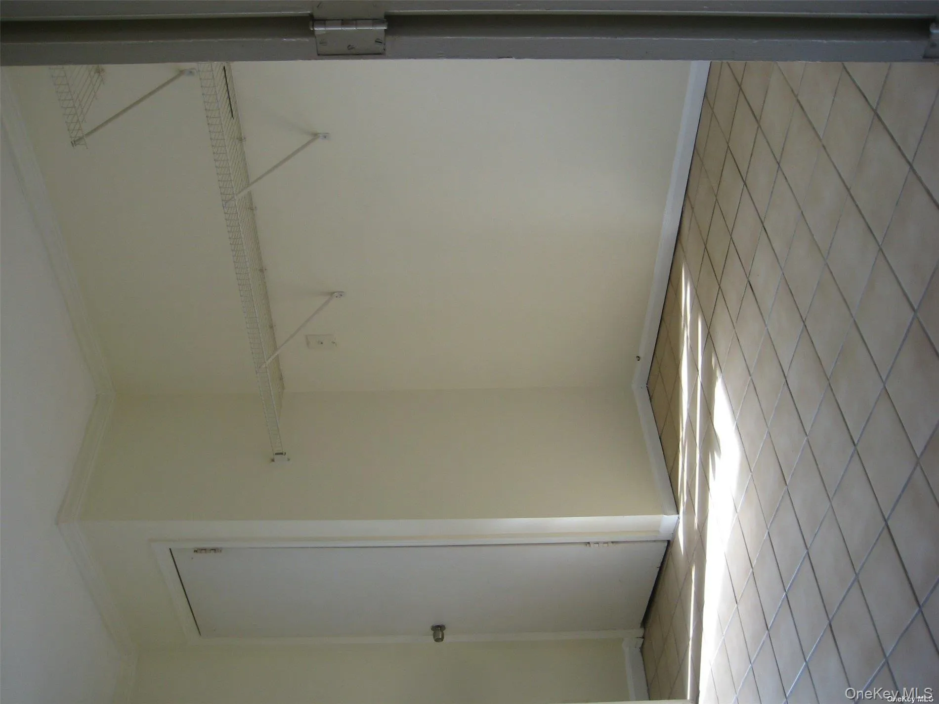 117 Blydenburg Avenue, Smithtown, NY, 1 Bedroom Bedrooms, 3 Rooms Rooms,1 BathroomBathrooms,Residential Lease,Idx,Blydenburg,0,949061 117 Blydenburg Avenue, Smithtown, NY, 1 Bedroom Bedrooms, 3 Rooms Rooms,1 BathroomBathrooms,Residential Lease,Idx,Blydenburg,0,949061