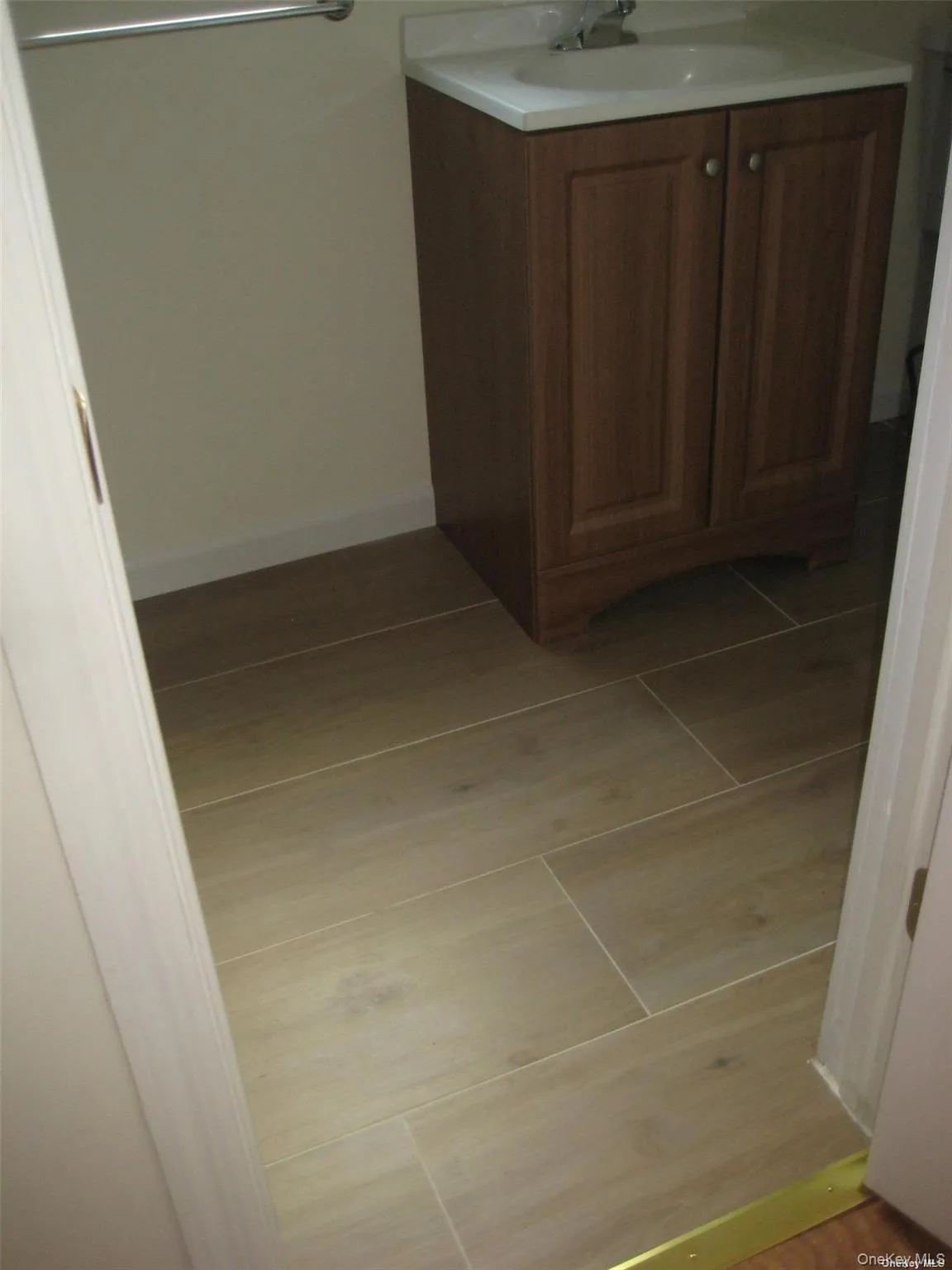 117 Blydenburg Avenue, Smithtown, NY, 1 Bedroom Bedrooms, 3 Rooms Rooms,1 BathroomBathrooms,Residential Lease,Idx,Blydenburg,0,949061 117 Blydenburg Avenue, Smithtown, NY, 1 Bedroom Bedrooms, 3 Rooms Rooms,1 BathroomBathrooms,Residential Lease,Idx,Blydenburg,0,949061