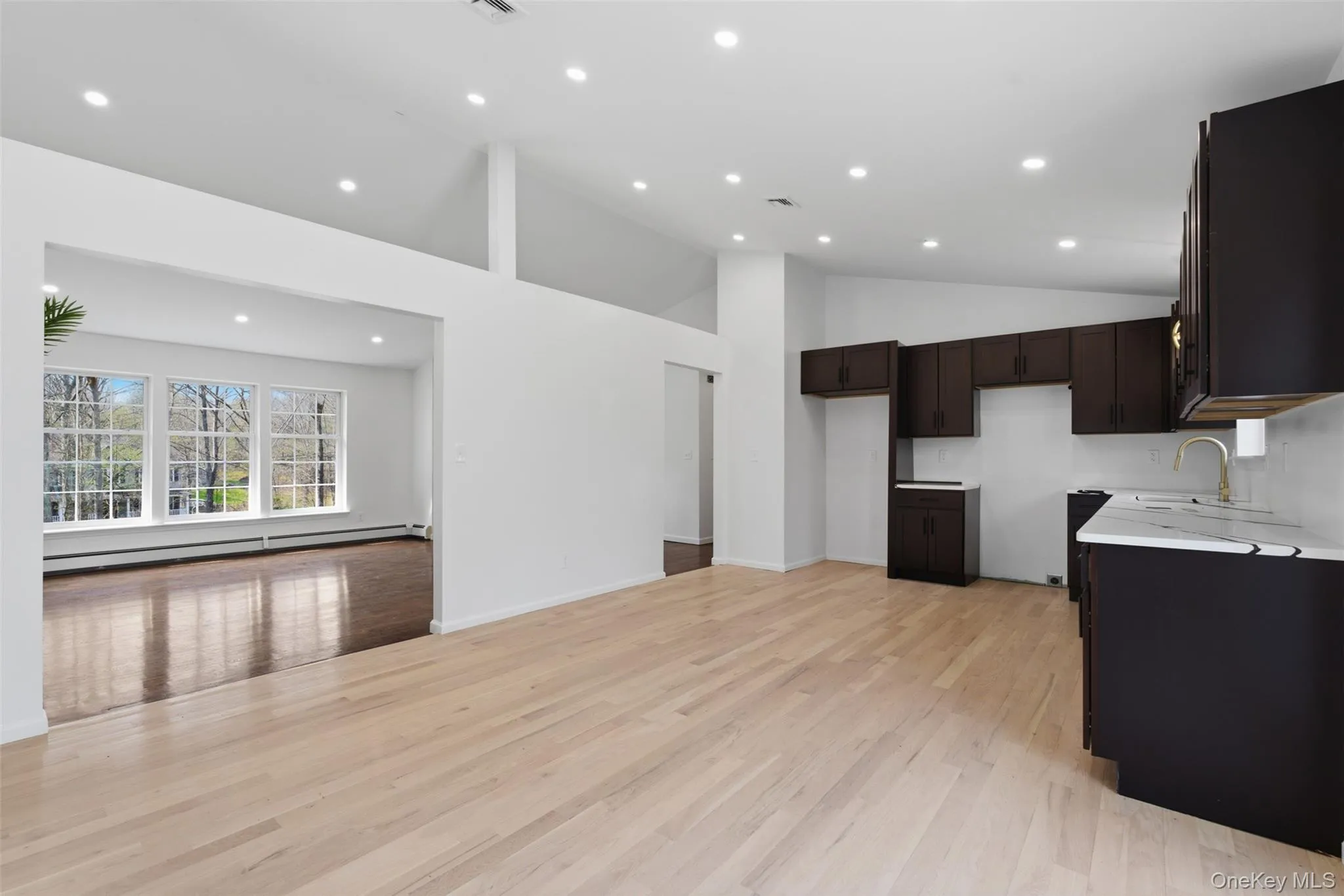 600 Twin Arch Road, New Windsor, NY, 3 Bedrooms Bedrooms, 7 Rooms Rooms,3 BathroomsBathrooms,Residential,For Rent,Twin Arch,0,949259 600 Twin Arch Road, New Windsor, NY, 3 Bedrooms Bedrooms, 7 Rooms Rooms,3 BathroomsBathrooms,Residential,For Rent,Twin Arch,0,949259
