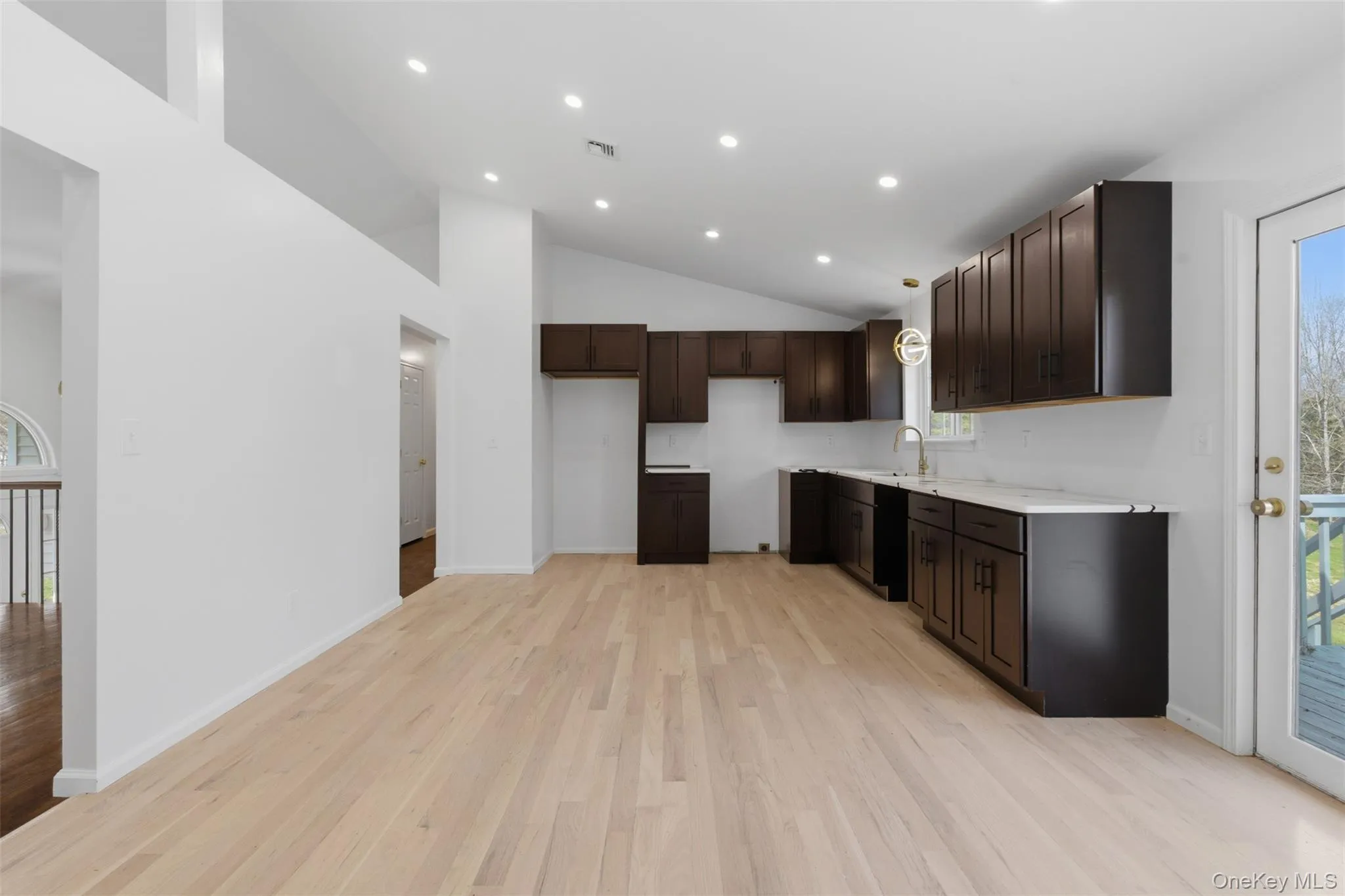 600 Twin Arch Road, New Windsor, NY, 3 Bedrooms Bedrooms, 7 Rooms Rooms,3 BathroomsBathrooms,Residential,For Rent,Twin Arch,0,949259 600 Twin Arch Road, New Windsor, NY, 3 Bedrooms Bedrooms, 7 Rooms Rooms,3 BathroomsBathrooms,Residential,For Rent,Twin Arch,0,949259