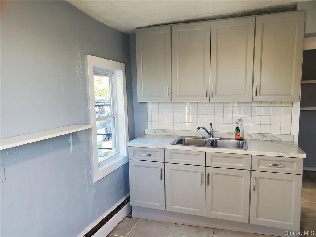 76 State Street, Ossining, NY, 3 Bedrooms Bedrooms, 5 Rooms Rooms,1 BathroomBathrooms,Residential Lease,For Rent,State,0,949336 76 State Street, Ossining, NY, 3 Bedrooms Bedrooms, 5 Rooms Rooms,1 BathroomBathrooms,Residential Lease,For Rent,State,0,949336