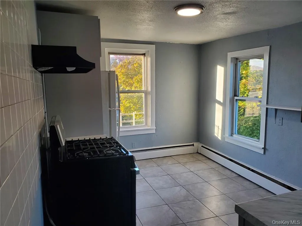 76 State Street, Ossining, NY, 3 Bedrooms Bedrooms, 5 Rooms Rooms,1 BathroomBathrooms,Residential Lease,For Rent,State,0,949336 76 State Street, Ossining, NY, 3 Bedrooms Bedrooms, 5 Rooms Rooms,1 BathroomBathrooms,Residential Lease,For Rent,State,0,949336