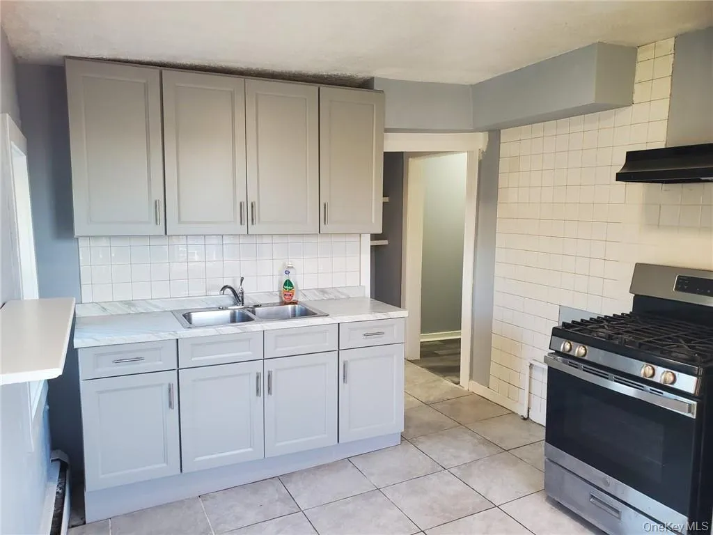 76 State Street, Ossining, NY, 3 Bedrooms Bedrooms, 5 Rooms Rooms,1 BathroomBathrooms,Residential Lease,For Rent,State,0,949336 76 State Street, Ossining, NY, 3 Bedrooms Bedrooms, 5 Rooms Rooms,1 BathroomBathrooms,Residential Lease,For Rent,State,0,949336