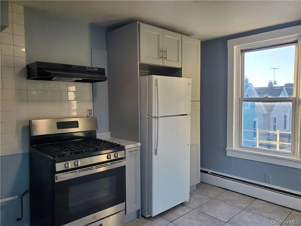 76 State Street, Ossining, NY, 3 Bedrooms Bedrooms, 5 Rooms Rooms,1 BathroomBathrooms,Residential Lease,For Rent,State,0,949336 76 State Street, Ossining, NY, 3 Bedrooms Bedrooms, 5 Rooms Rooms,1 BathroomBathrooms,Residential Lease,For Rent,State,0,949336