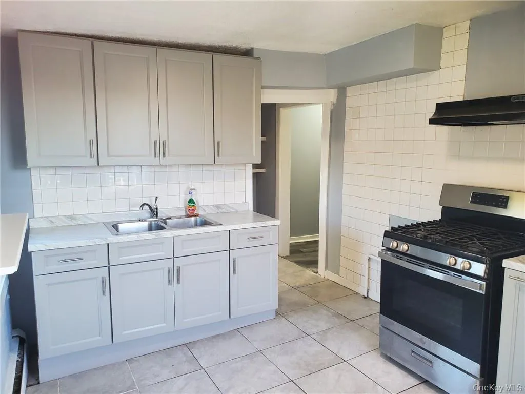 76 State Street, Ossining, NY, 3 Bedrooms Bedrooms, 5 Rooms Rooms,1 BathroomBathrooms,Residential Lease,For Rent,State,0,949336 76 State Street, Ossining, NY, 3 Bedrooms Bedrooms, 5 Rooms Rooms,1 BathroomBathrooms,Residential Lease,For Rent,State,0,949336