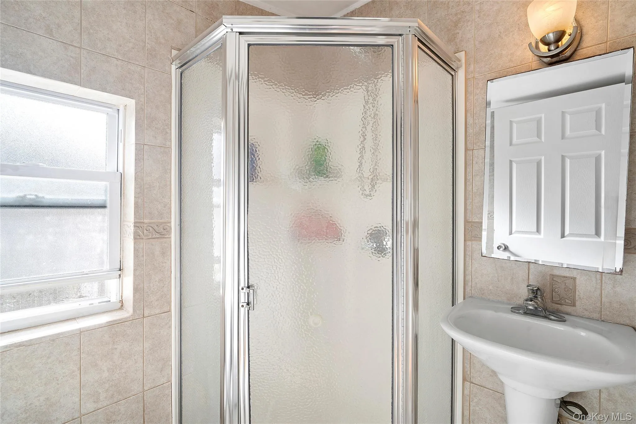 BATHROOM BATHROOM