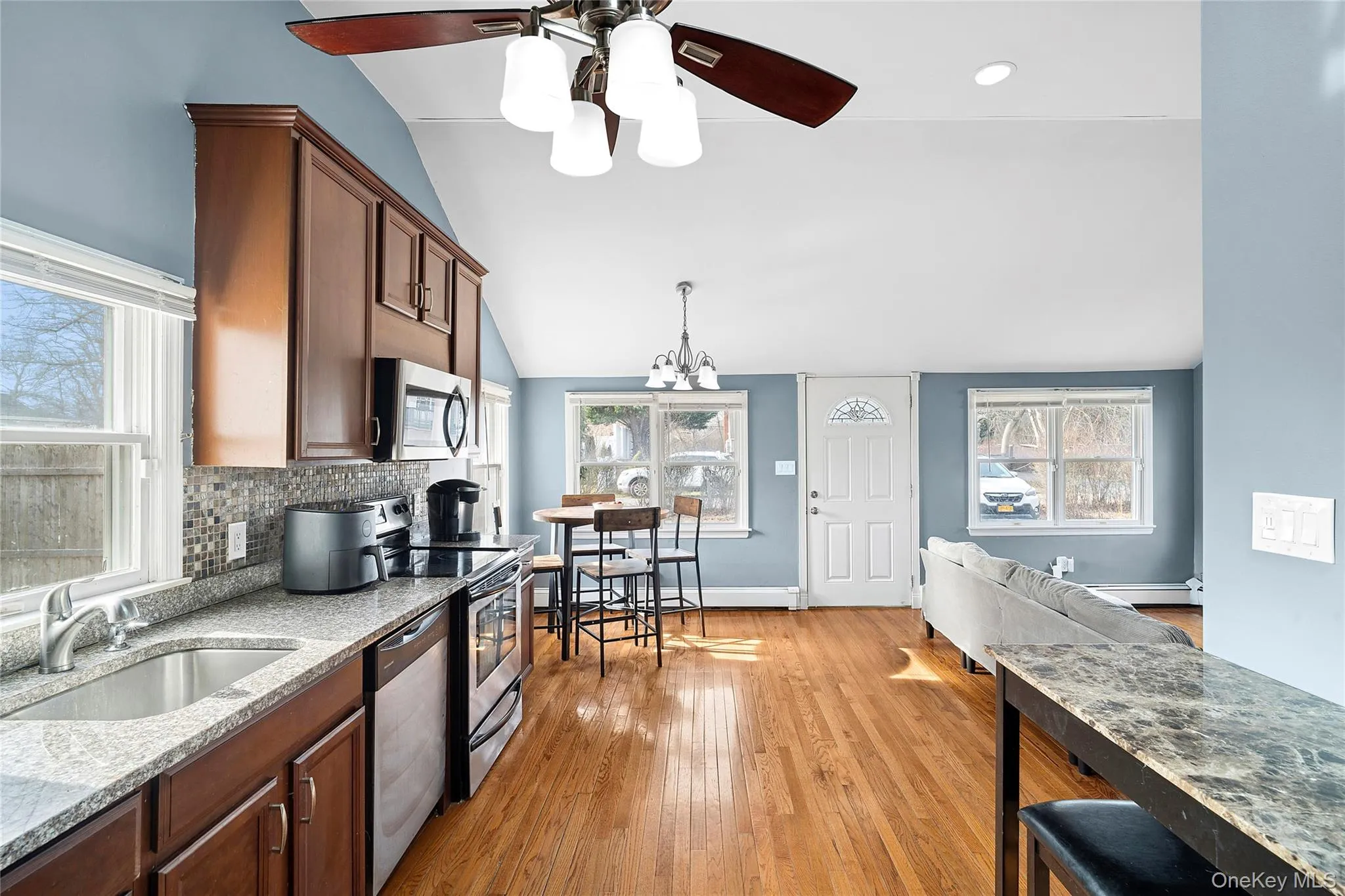 KITCHEN KITCHEN