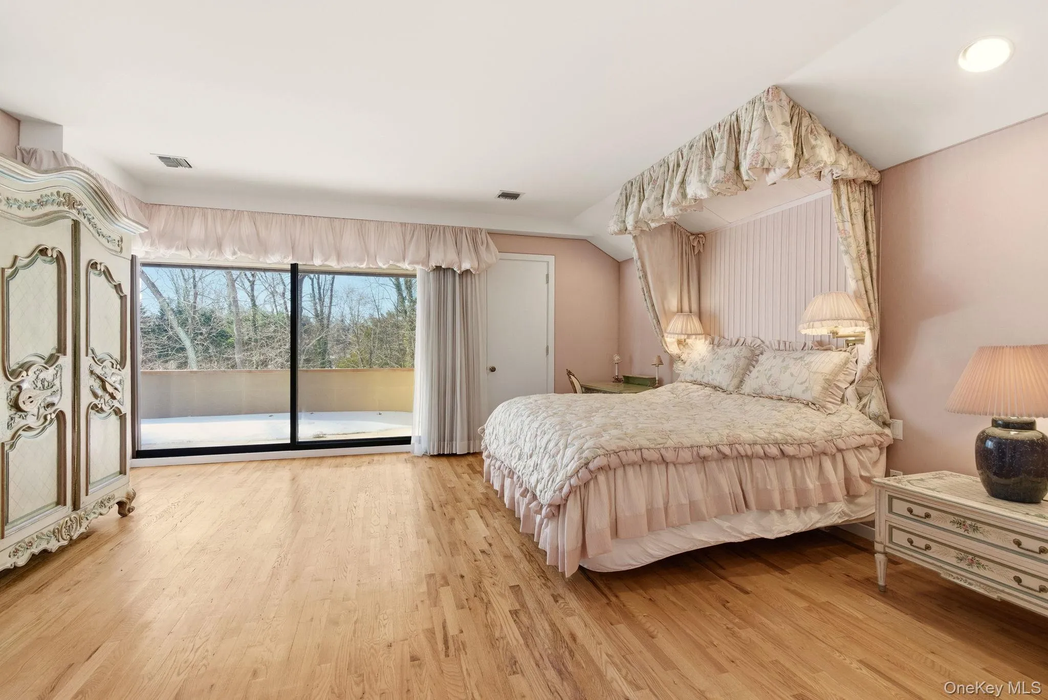 101 Wheatley Road, North Hempstead, NY, 6 Bedrooms Bedrooms, 15 Rooms Rooms,6 BathroomsBathrooms,Residential,For Rent,Wheatley,0,949378 101 Wheatley Road, North Hempstead, NY, 6 Bedrooms Bedrooms, 15 Rooms Rooms,6 BathroomsBathrooms,Residential,For Rent,Wheatley,0,949378