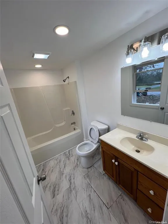 493 Munsell Road, Brookhaven, NY, 4 Bedrooms Bedrooms, 8 Rooms Rooms,3 BathroomsBathrooms,Residential,For Rent,Munsell,0,949387 493 Munsell Road, Brookhaven, NY, 4 Bedrooms Bedrooms, 8 Rooms Rooms,3 BathroomsBathrooms,Residential,For Rent,Munsell,0,949387