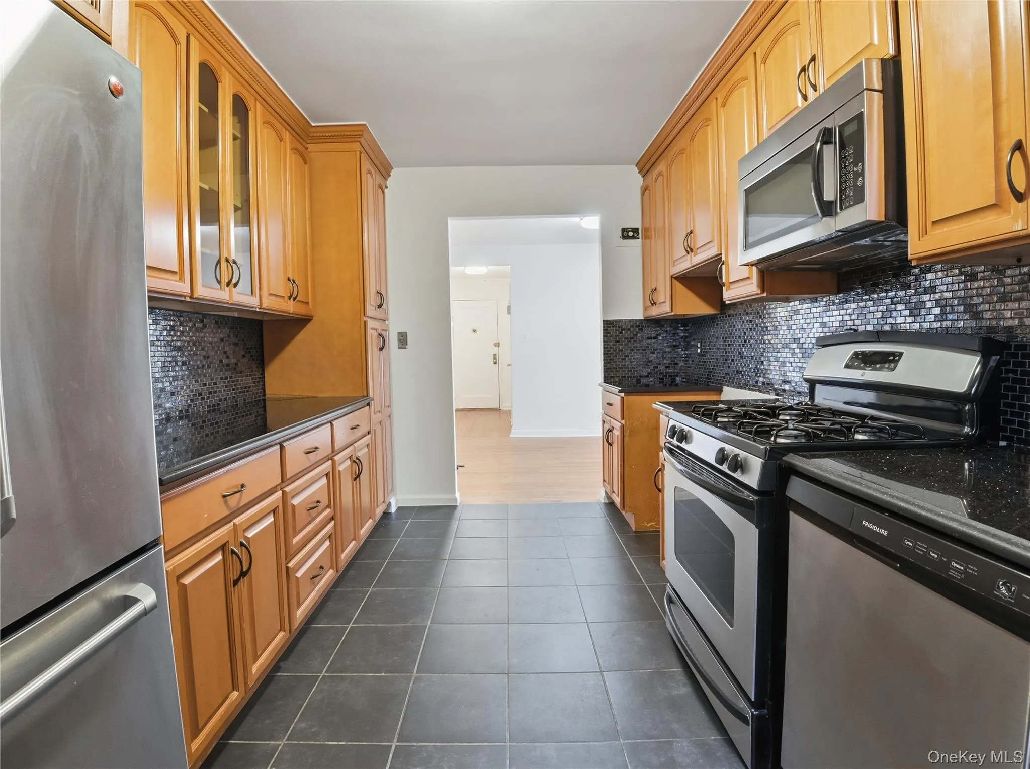 2090 Barnes Avenue, New York, NY, 2 Bedrooms Bedrooms, 5 Rooms Rooms,1 BathroomBathrooms,Residential,For Rent,Barnes,0,949467 2090 Barnes Avenue, New York, NY, 2 Bedrooms Bedrooms, 5 Rooms Rooms,1 BathroomBathrooms,Residential,For Rent,Barnes,0,949467