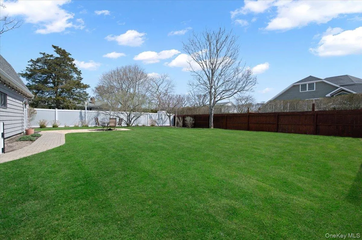 25 Gardners Lane, Southampton, NY, 2 Bedrooms Bedrooms, 5 Rooms Rooms,1 BathroomBathrooms,Residential Lease,For Rent,Gardners,0,949472 25 Gardners Lane, Southampton, NY, 2 Bedrooms Bedrooms, 5 Rooms Rooms,1 BathroomBathrooms,Residential Lease,For Rent,Gardners,0,949472