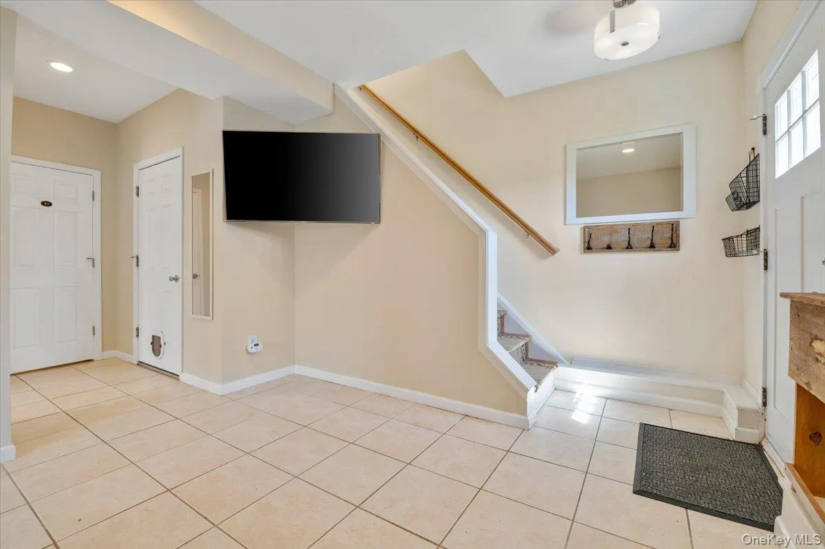 25 Gardners Lane, Southampton, NY, 2 Bedrooms Bedrooms, 5 Rooms Rooms,1 BathroomBathrooms,Residential Lease,For Rent,Gardners,0,949472 25 Gardners Lane, Southampton, NY, 2 Bedrooms Bedrooms, 5 Rooms Rooms,1 BathroomBathrooms,Residential Lease,For Rent,Gardners,0,949472