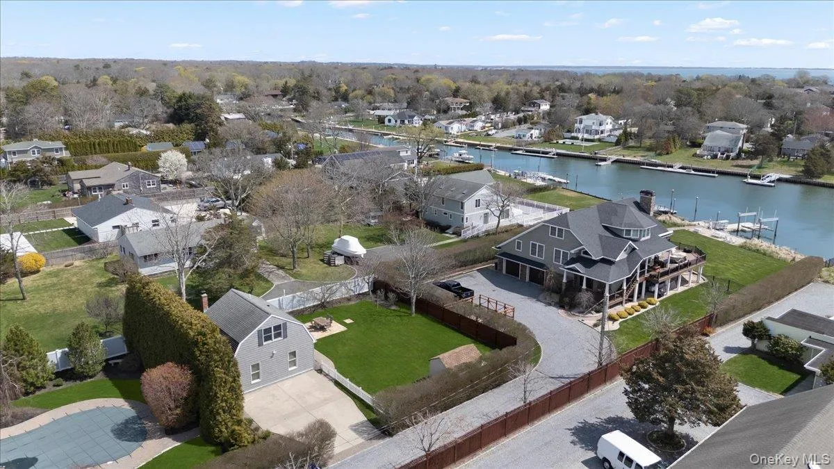 25 Gardners Lane, Southampton, NY, 2 Bedrooms Bedrooms, 5 Rooms Rooms,1 BathroomBathrooms,Residential Lease,For Rent,Gardners,0,949472 25 Gardners Lane, Southampton, NY, 2 Bedrooms Bedrooms, 5 Rooms Rooms,1 BathroomBathrooms,Residential Lease,For Rent,Gardners,0,949472