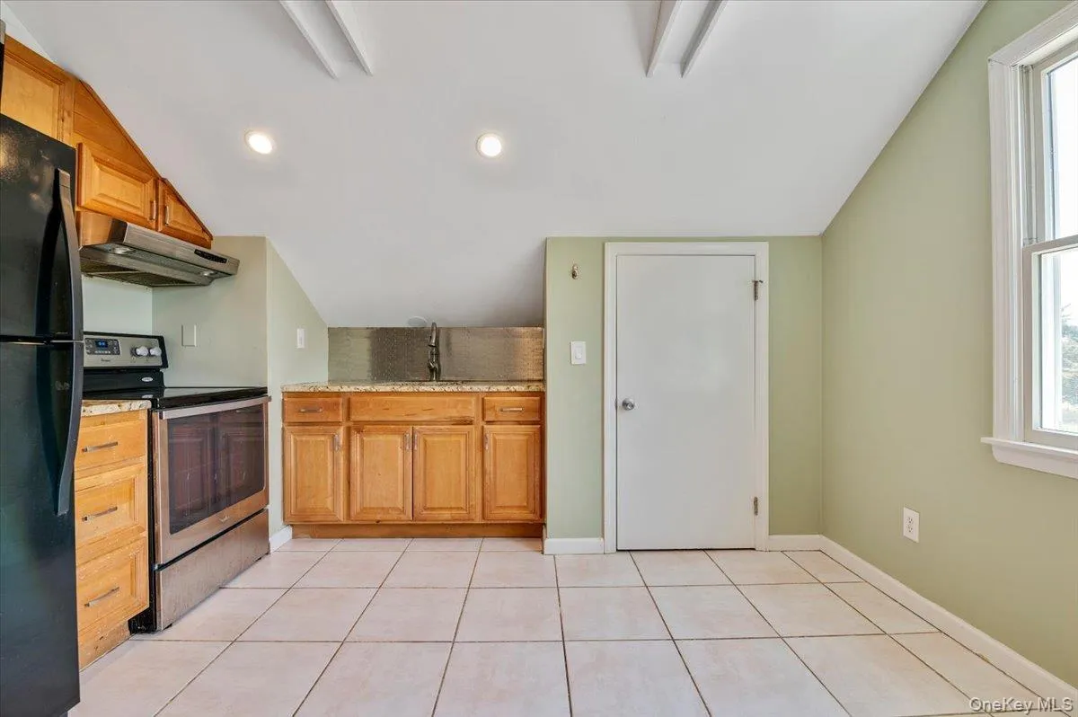 25 Gardners Lane, Southampton, NY, 2 Bedrooms Bedrooms, 5 Rooms Rooms,1 BathroomBathrooms,Residential Lease,For Rent,Gardners,0,949472 25 Gardners Lane, Southampton, NY, 2 Bedrooms Bedrooms, 5 Rooms Rooms,1 BathroomBathrooms,Residential Lease,For Rent,Gardners,0,949472