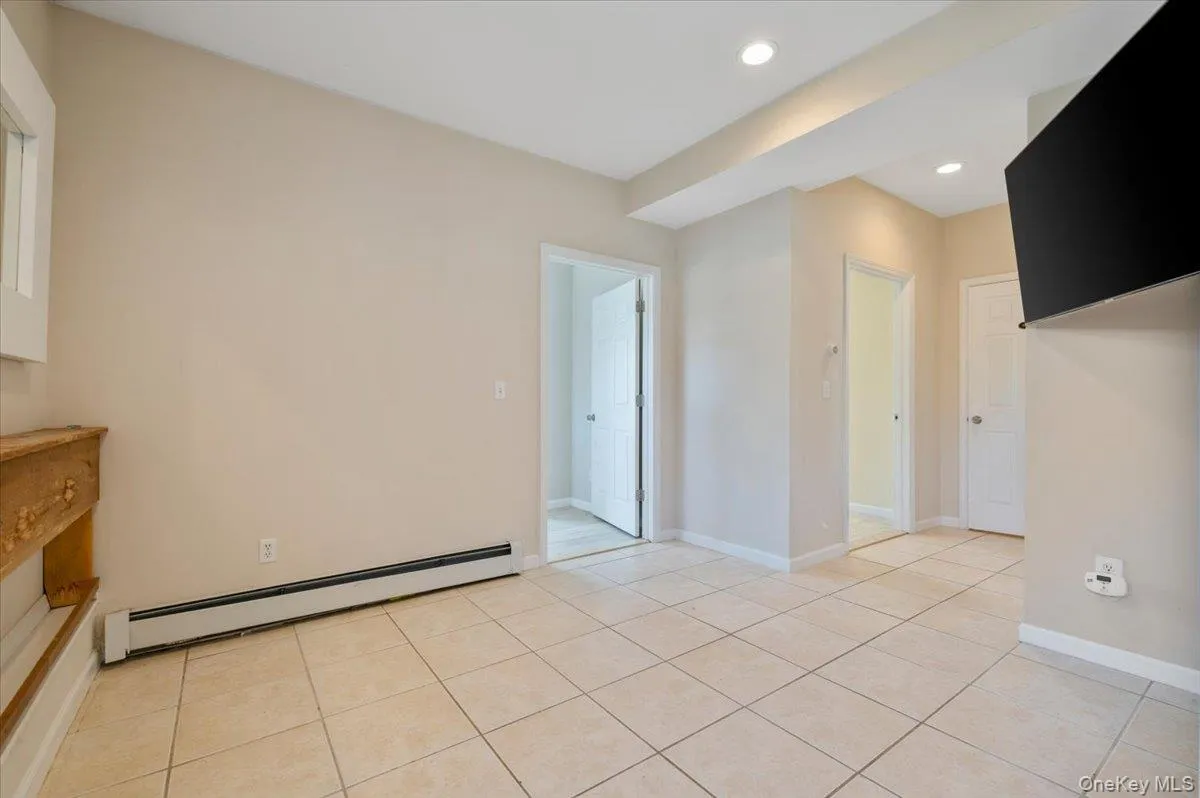 25 Gardners Lane, Southampton, NY, 2 Bedrooms Bedrooms, 5 Rooms Rooms,1 BathroomBathrooms,Residential Lease,For Rent,Gardners,0,949472 25 Gardners Lane, Southampton, NY, 2 Bedrooms Bedrooms, 5 Rooms Rooms,1 BathroomBathrooms,Residential Lease,For Rent,Gardners,0,949472