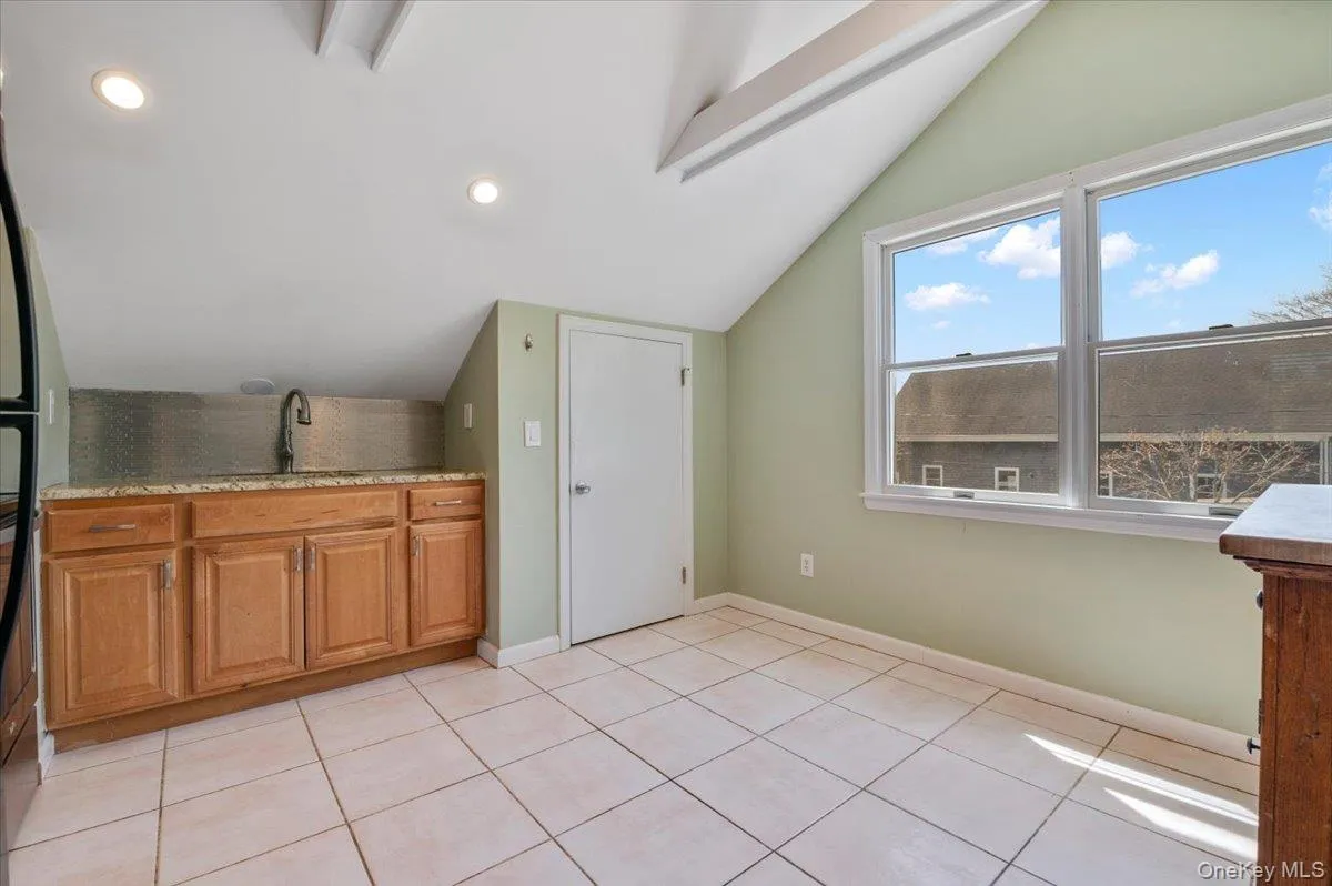 25 Gardners Lane, Southampton, NY, 2 Bedrooms Bedrooms, 5 Rooms Rooms,1 BathroomBathrooms,Residential Lease,For Rent,Gardners,0,949472 25 Gardners Lane, Southampton, NY, 2 Bedrooms Bedrooms, 5 Rooms Rooms,1 BathroomBathrooms,Residential Lease,For Rent,Gardners,0,949472