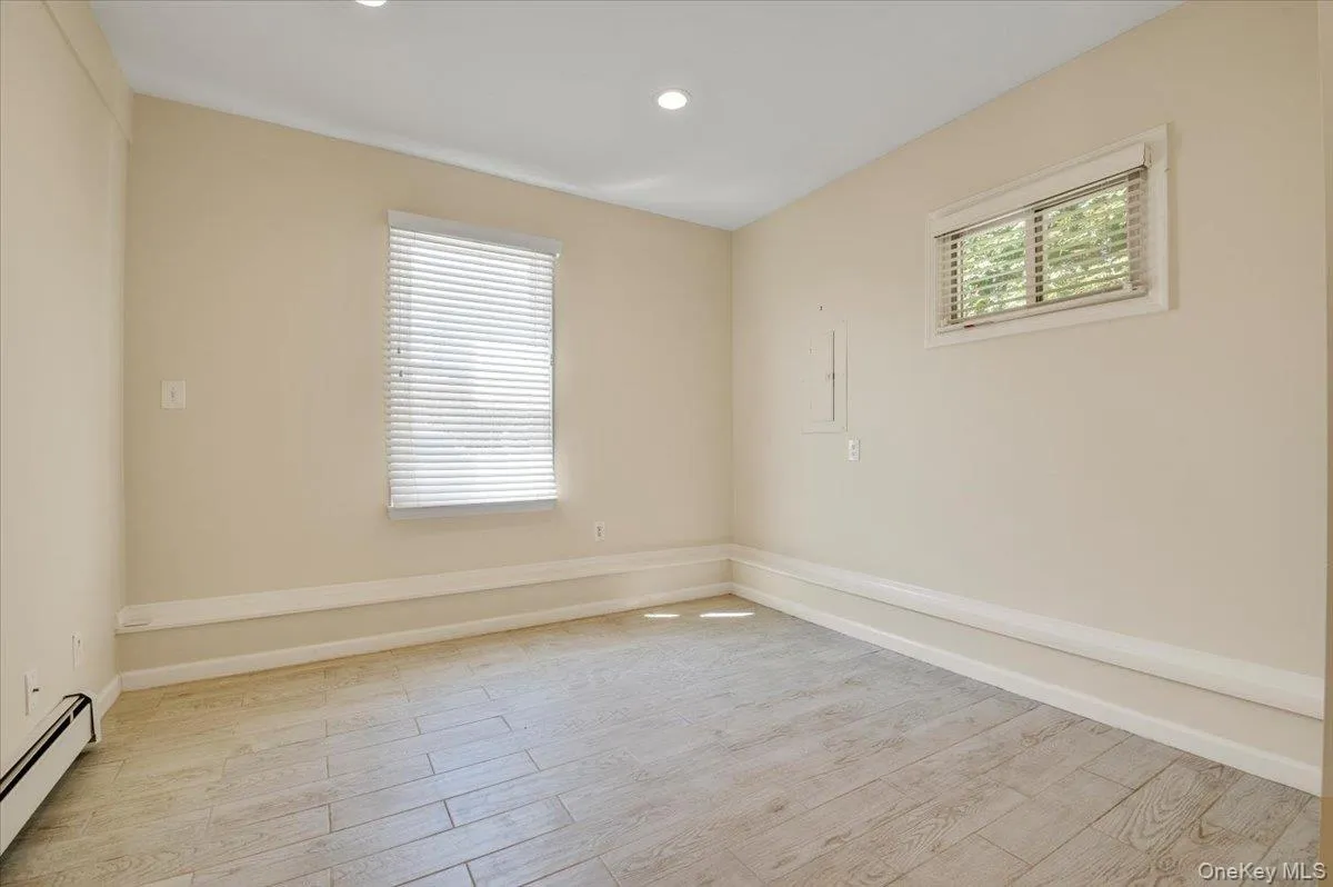 25 Gardners Lane, Southampton, NY, 2 Bedrooms Bedrooms, 5 Rooms Rooms,1 BathroomBathrooms,Residential Lease,For Rent,Gardners,0,949472 25 Gardners Lane, Southampton, NY, 2 Bedrooms Bedrooms, 5 Rooms Rooms,1 BathroomBathrooms,Residential Lease,For Rent,Gardners,0,949472