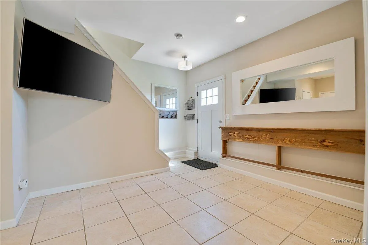 25 Gardners Lane, Southampton, NY, 2 Bedrooms Bedrooms, 5 Rooms Rooms,1 BathroomBathrooms,Residential Lease,For Rent,Gardners,0,949472 25 Gardners Lane, Southampton, NY, 2 Bedrooms Bedrooms, 5 Rooms Rooms,1 BathroomBathrooms,Residential Lease,For Rent,Gardners,0,949472