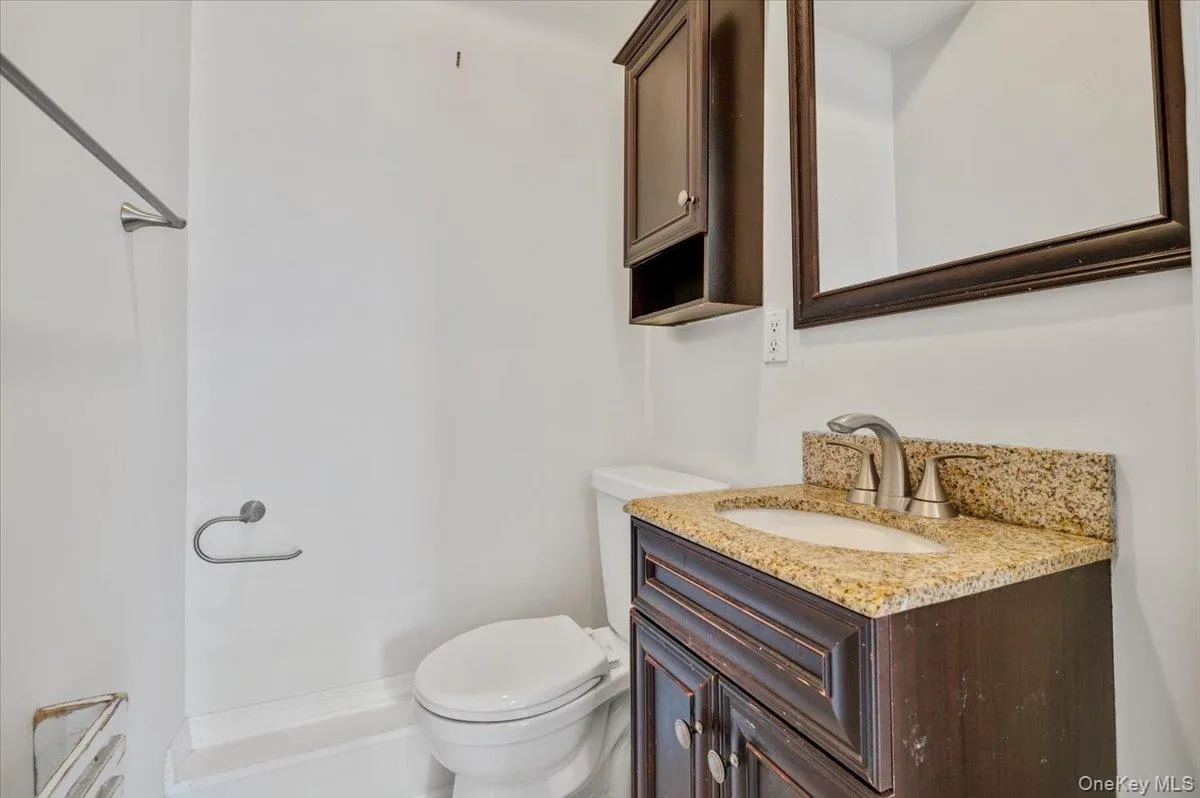 25 Gardners Lane, Southampton, NY, 2 Bedrooms Bedrooms, 5 Rooms Rooms,1 BathroomBathrooms,Residential Lease,For Rent,Gardners,0,949472 25 Gardners Lane, Southampton, NY, 2 Bedrooms Bedrooms, 5 Rooms Rooms,1 BathroomBathrooms,Residential Lease,For Rent,Gardners,0,949472