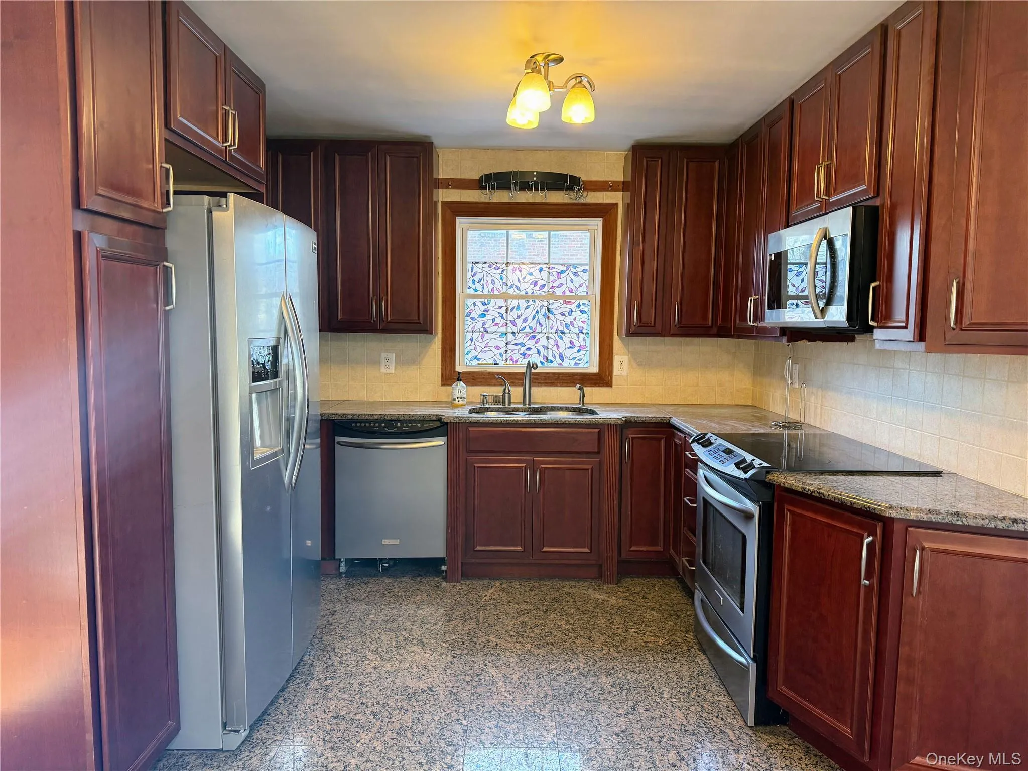 Kitchen Includes Dishwasher & Microwave Kitchen Includes Dishwasher & Microwave