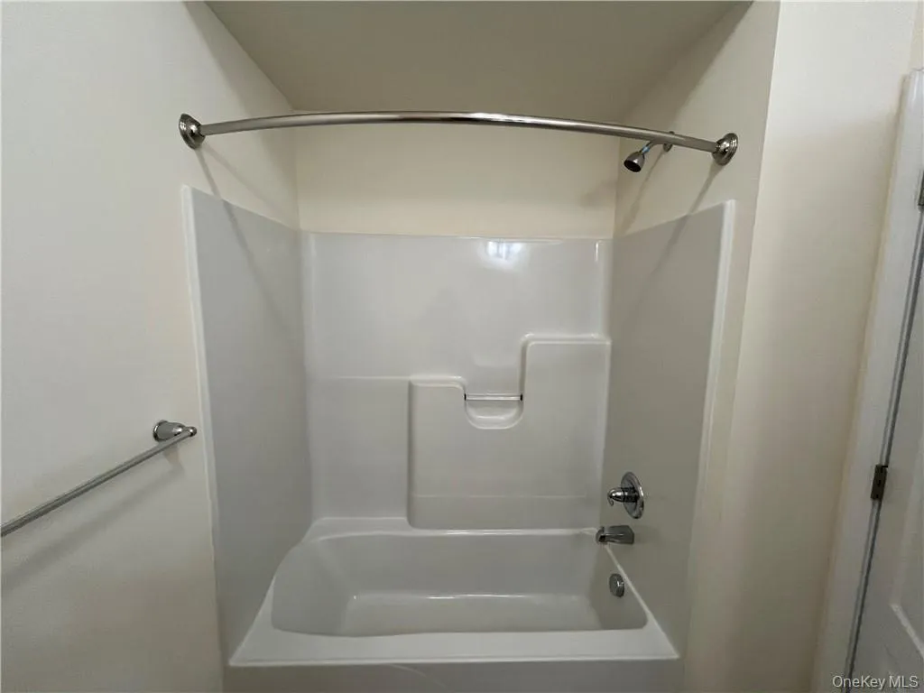 2nd bathroom 2nd bathroom