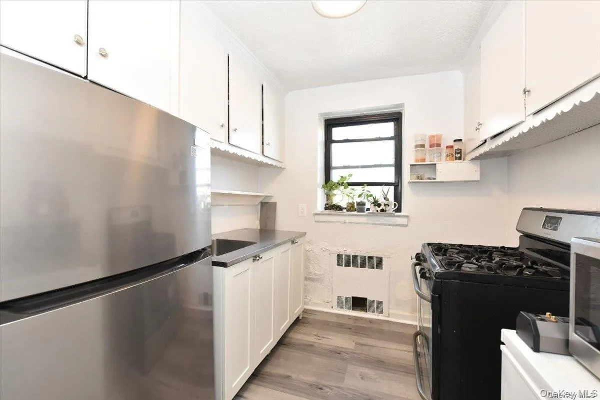 143-50 Hoover Avenue, New York, NY, 1 Bedroom Bedrooms, 3 Rooms Rooms,1 BathroomBathrooms,Residential,For Rent,Hoover,0,949674 143-50 Hoover Avenue, New York, NY, 1 Bedroom Bedrooms, 3 Rooms Rooms,1 BathroomBathrooms,Residential,For Rent,Hoover,0,949674
