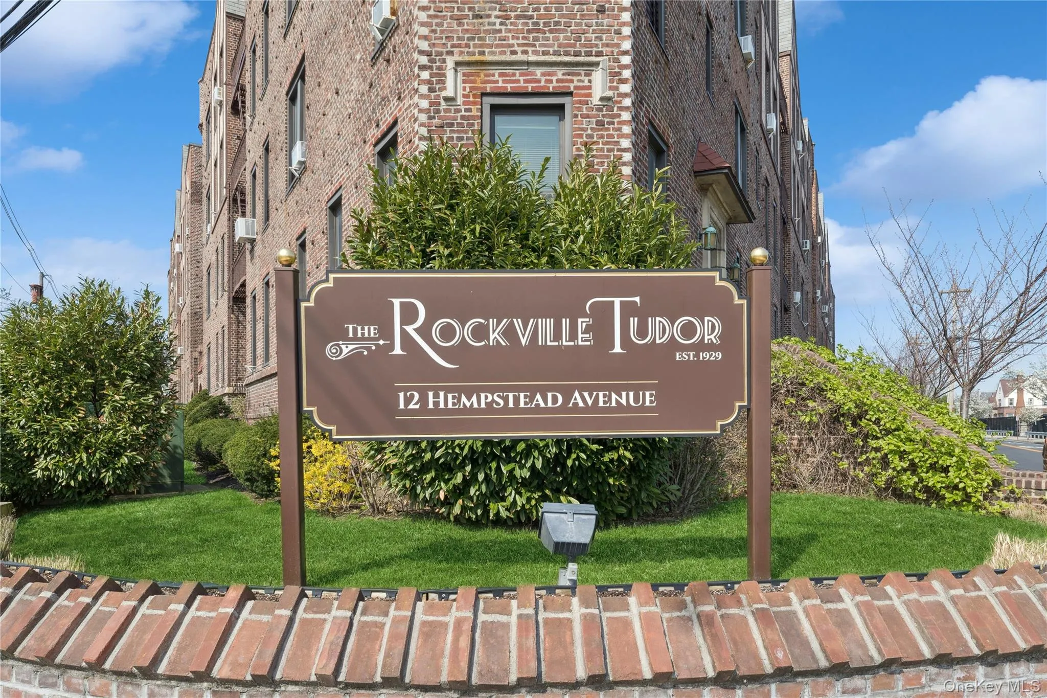 Welcome to Rockville Tudor Welcome to Rockville Tudor
