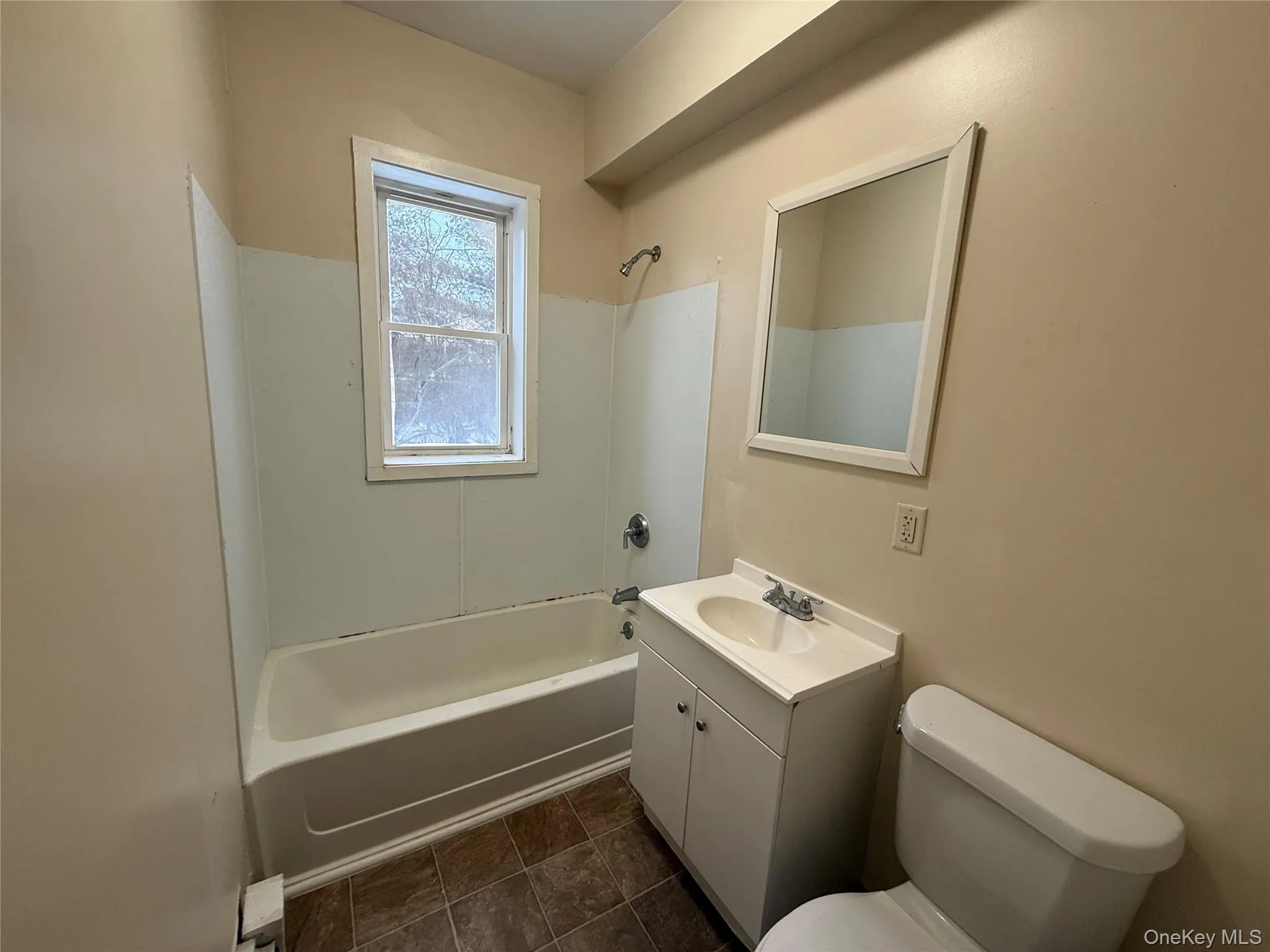 60 Carroll Street, Poughkeepsie, NY, 1 Bedroom Bedrooms, 3 Rooms Rooms,1 BathroomBathrooms,Residential Lease,Idx,Carroll,0,949768 60 Carroll Street, Poughkeepsie, NY, 1 Bedroom Bedrooms, 3 Rooms Rooms,1 BathroomBathrooms,Residential Lease,Idx,Carroll,0,949768
