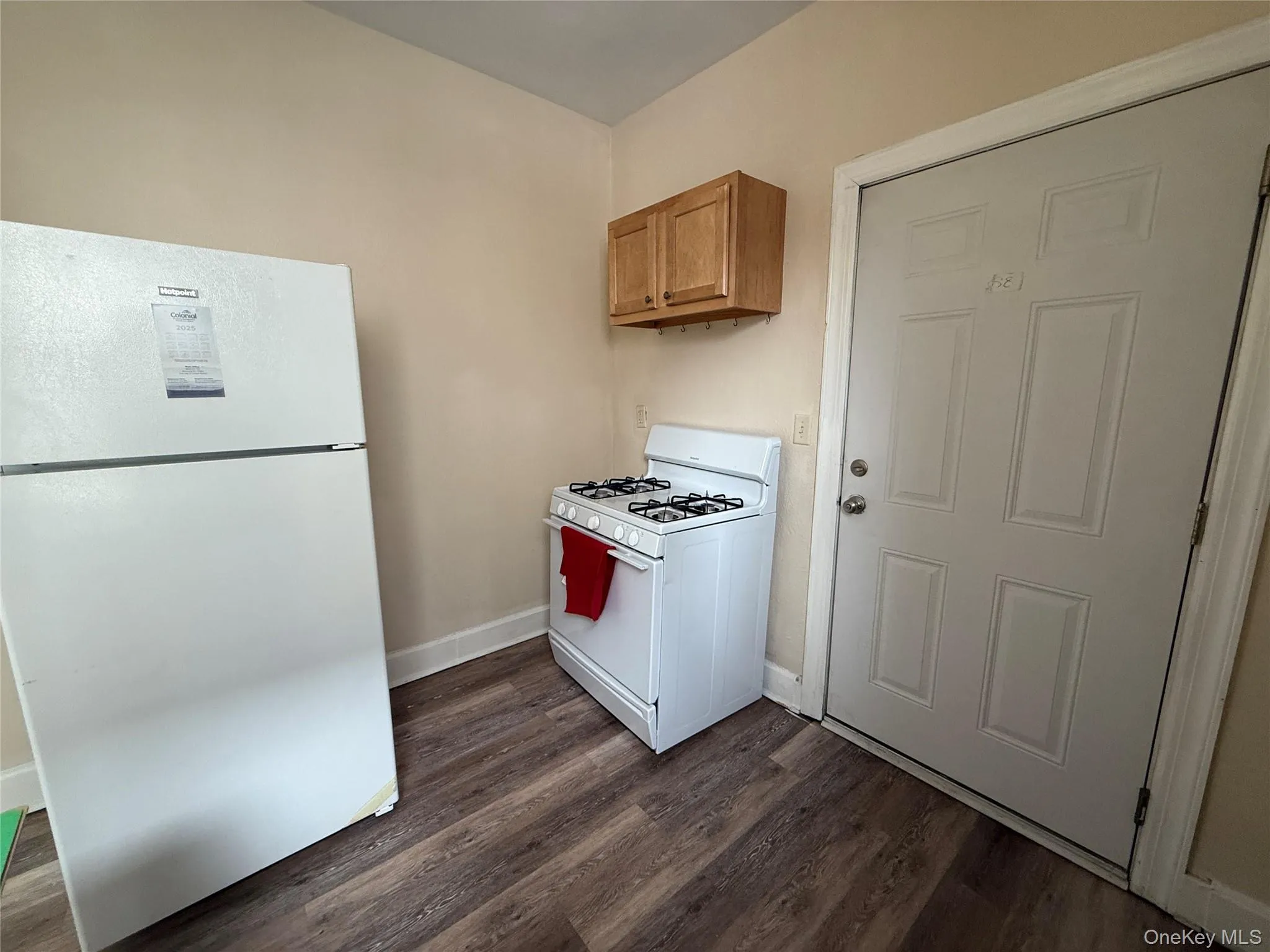 60 Carroll Street, Poughkeepsie, NY, 1 Bedroom Bedrooms, 3 Rooms Rooms,1 BathroomBathrooms,Residential Lease,Idx,Carroll,0,949768 60 Carroll Street, Poughkeepsie, NY, 1 Bedroom Bedrooms, 3 Rooms Rooms,1 BathroomBathrooms,Residential Lease,Idx,Carroll,0,949768