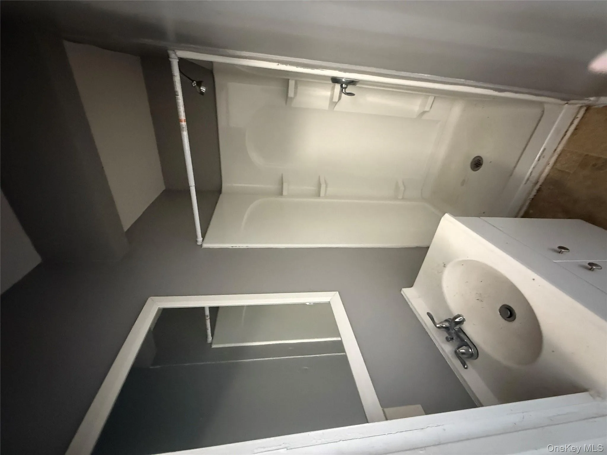 60 Carroll Street, Poughkeepsie, NY, 3 Bedrooms Bedrooms, 5 Rooms Rooms,2 BathroomsBathrooms,Residential Lease,Idx,Carroll,0,949771 60 Carroll Street, Poughkeepsie, NY, 3 Bedrooms Bedrooms, 5 Rooms Rooms,2 BathroomsBathrooms,Residential Lease,Idx,Carroll,0,949771