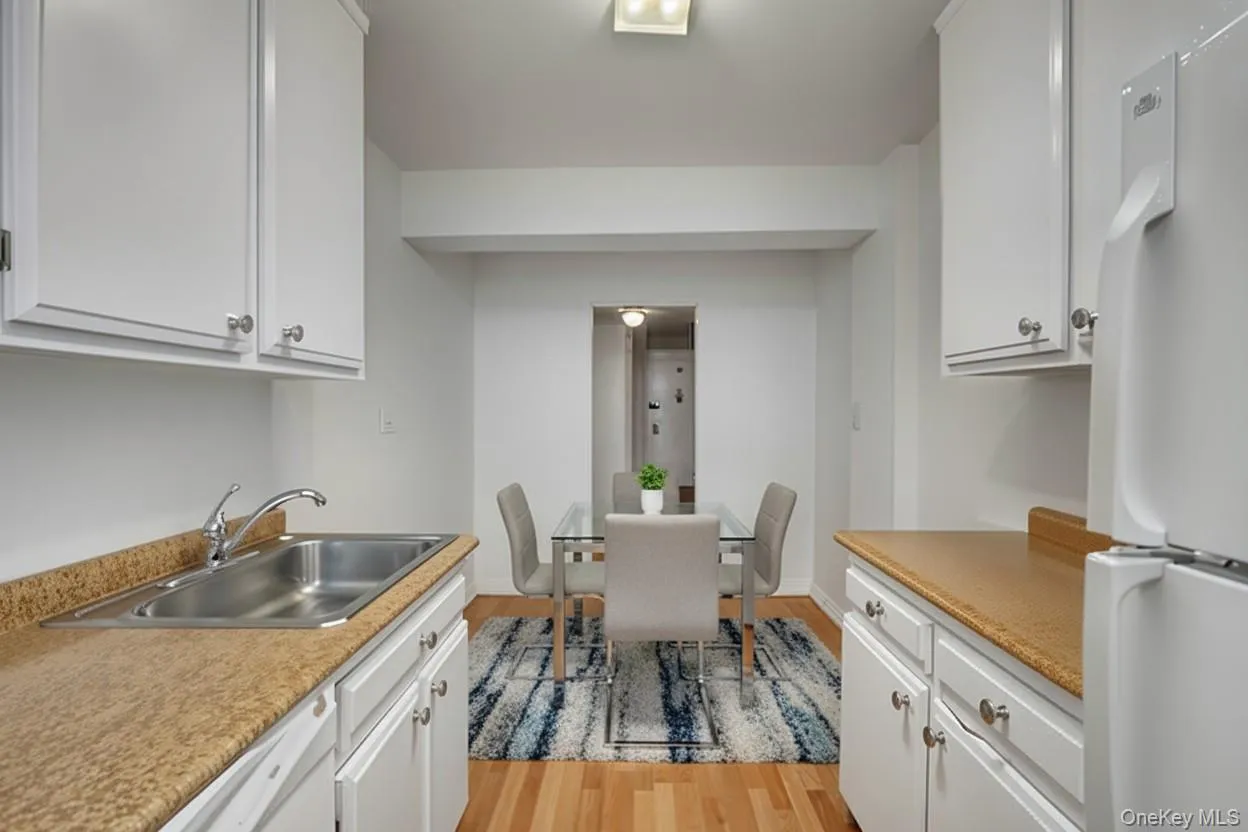 Eat In Kitchen - virtually staged Eat In Kitchen - virtually staged