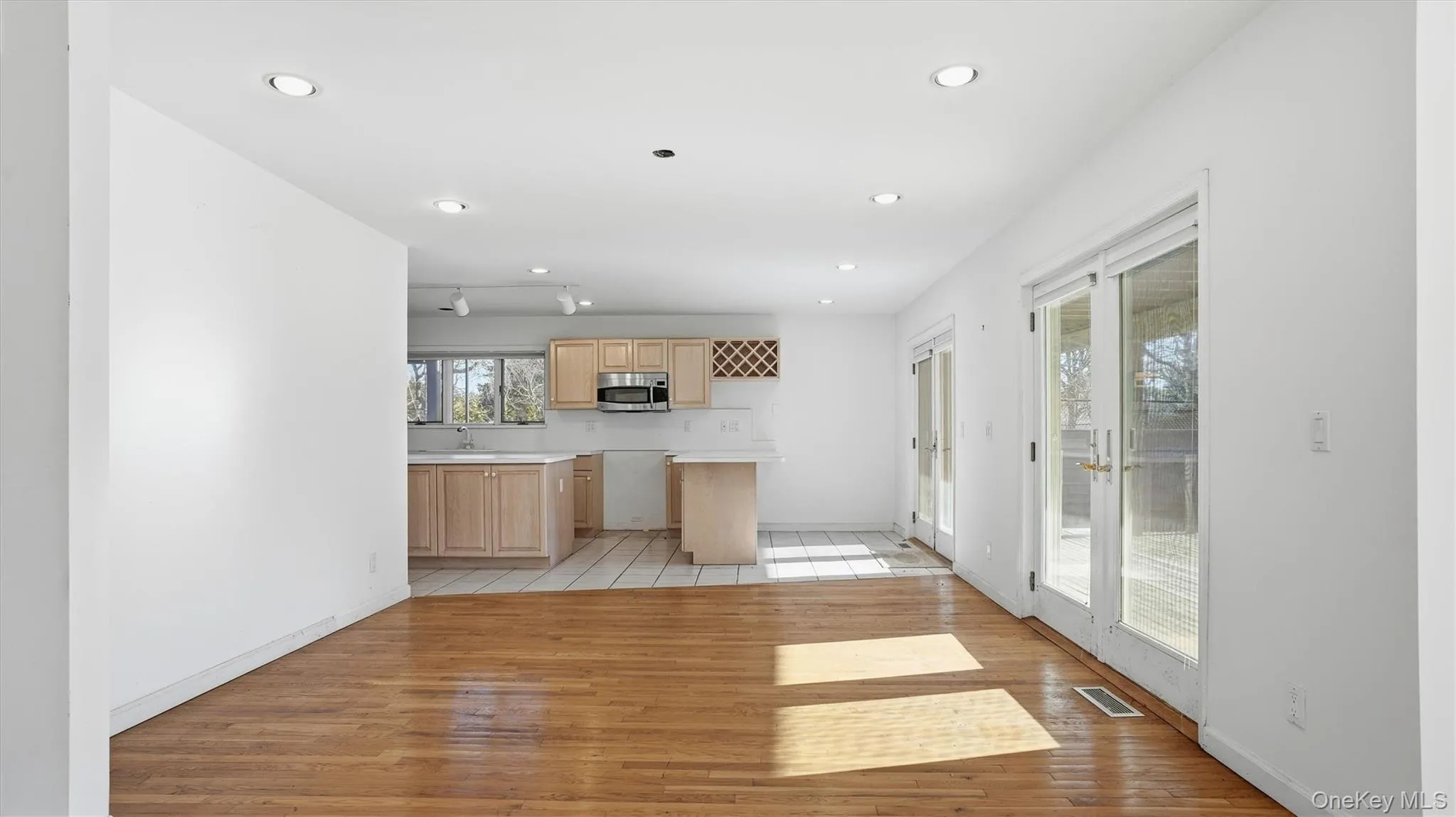 103 Middle Pond Road, Southampton, New York 11968