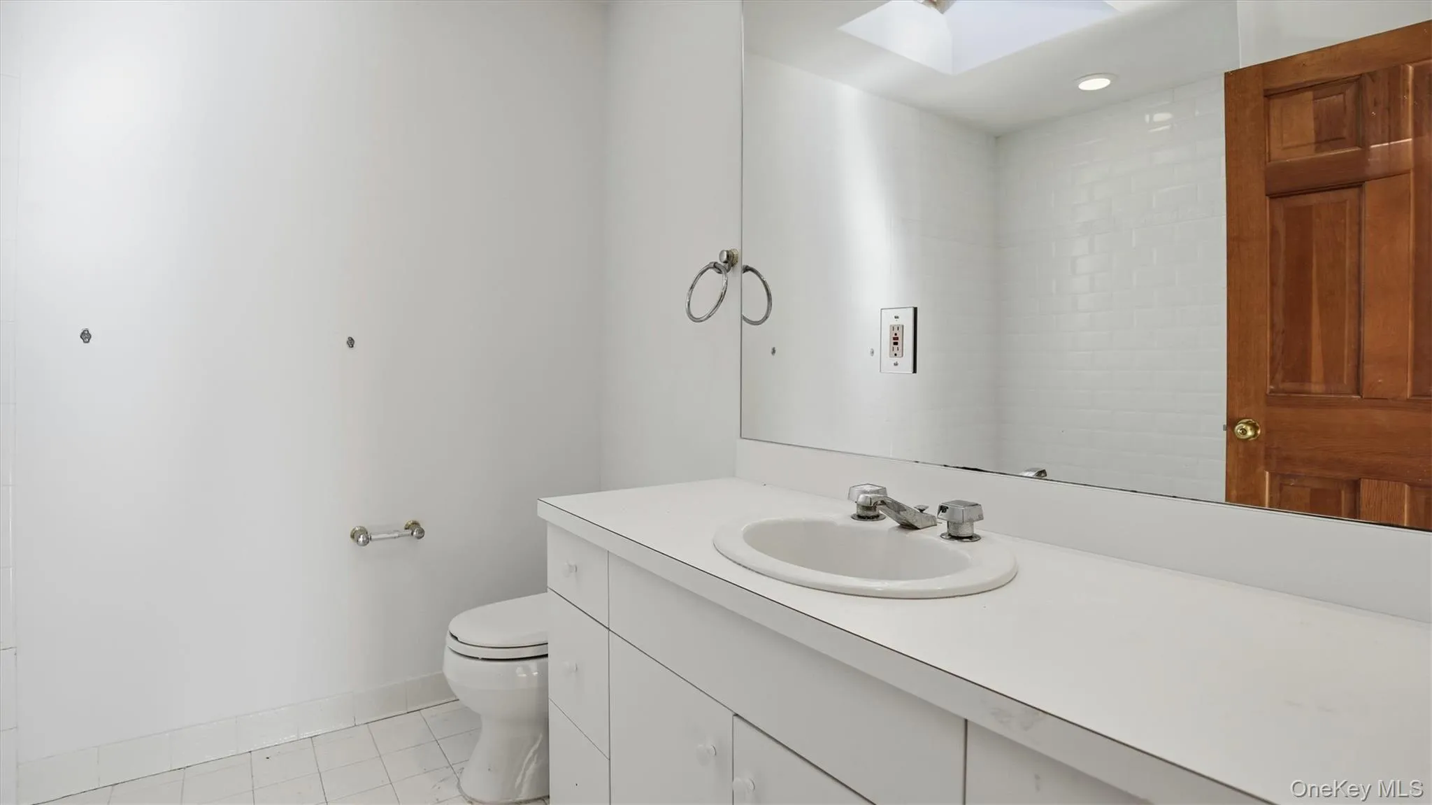 103 Middle Pond Road, Southampton, New York 11968