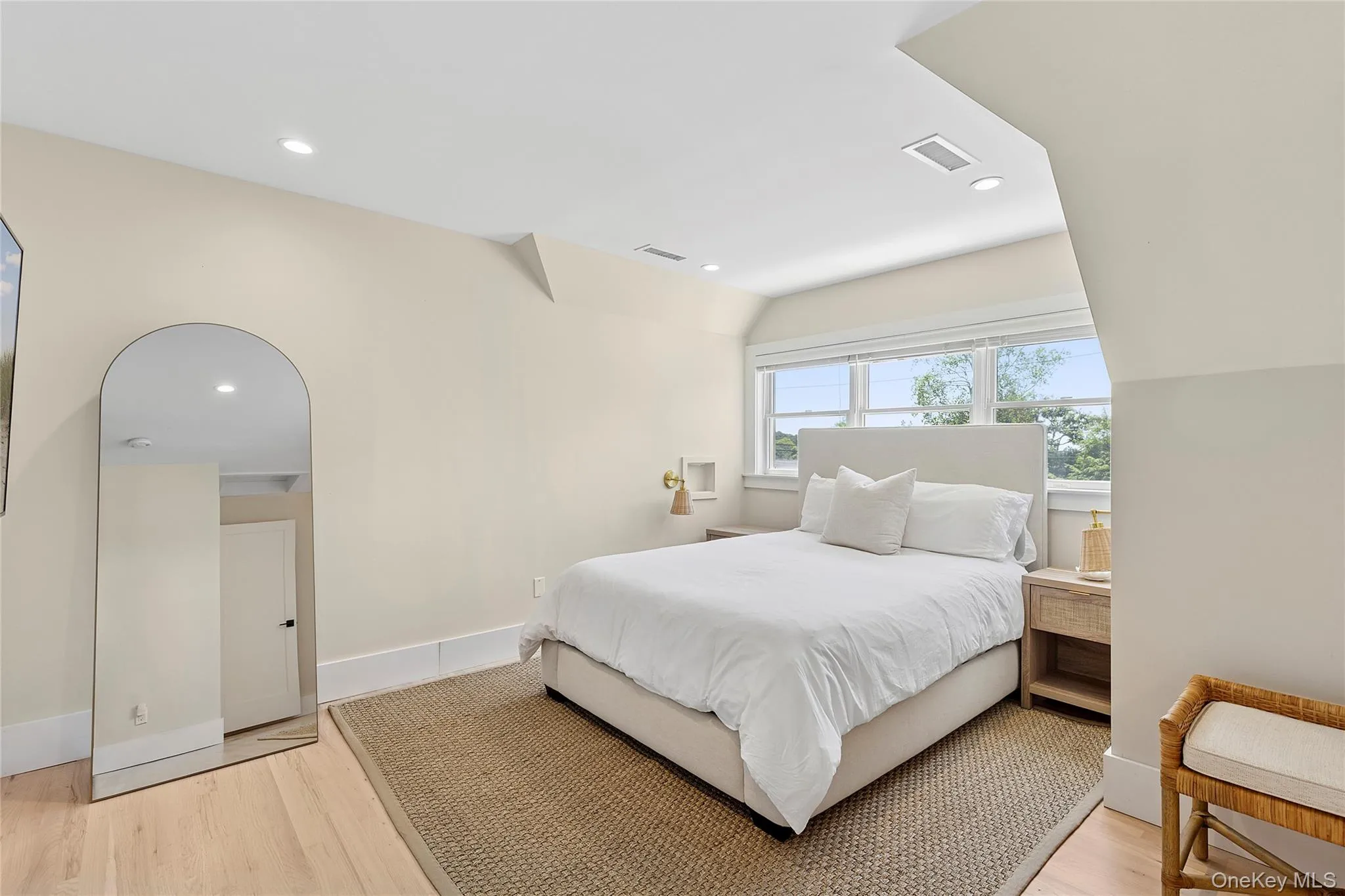 31 Highland Road, Southampton, NY, 4 Bedrooms Bedrooms, 8 Rooms Rooms,2 BathroomsBathrooms,Residential Lease,Idx,Highland,0,949796 31 Highland Road, Southampton, NY, 4 Bedrooms Bedrooms, 8 Rooms Rooms,2 BathroomsBathrooms,Residential Lease,Idx,Highland,0,949796