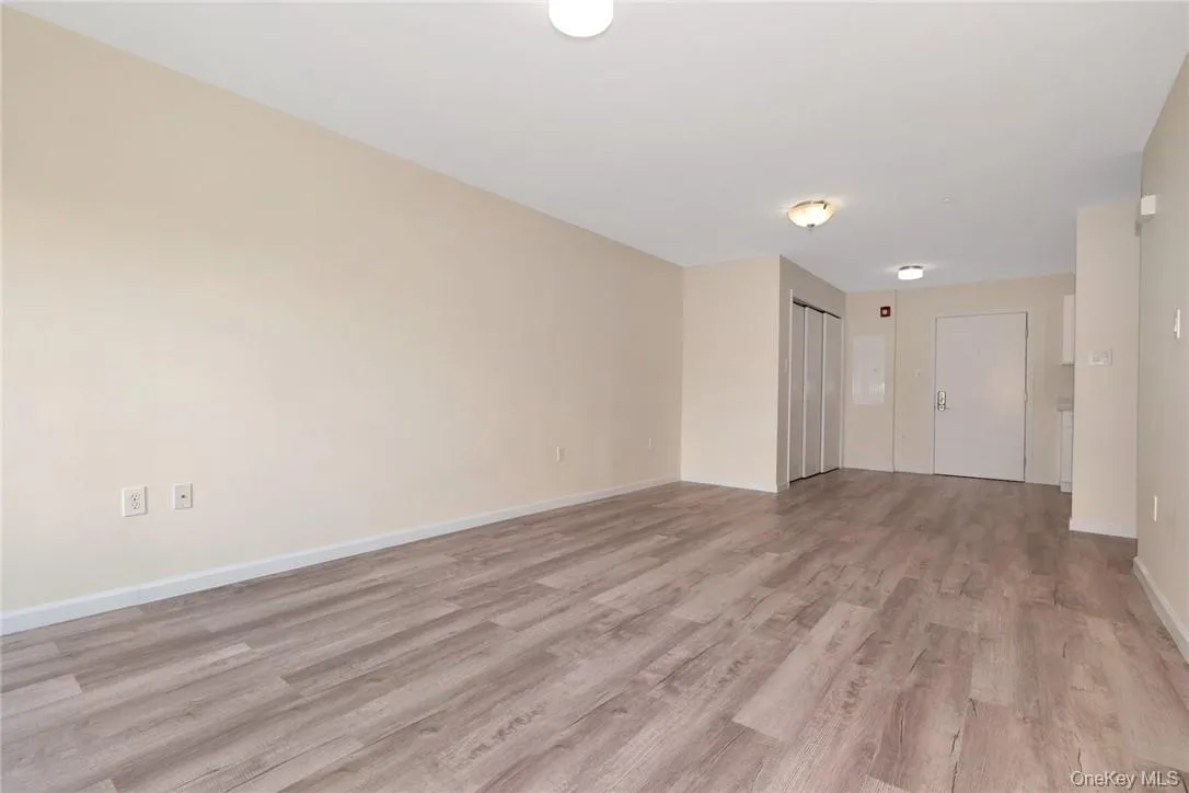 Living Room/ Dining Room Living Room/ Dining Room