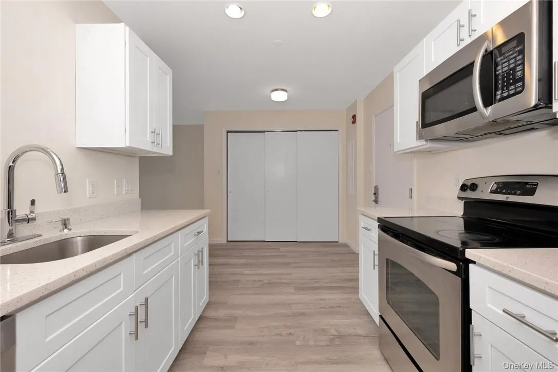 68 Lake Street, White Plains, NY, 2 Bedrooms Bedrooms, 4 Rooms Rooms,2 BathroomsBathrooms,Residential Lease,Idx,Lake,0,949797 68 Lake Street, White Plains, NY, 2 Bedrooms Bedrooms, 4 Rooms Rooms,2 BathroomsBathrooms,Residential Lease,Idx,Lake,0,949797