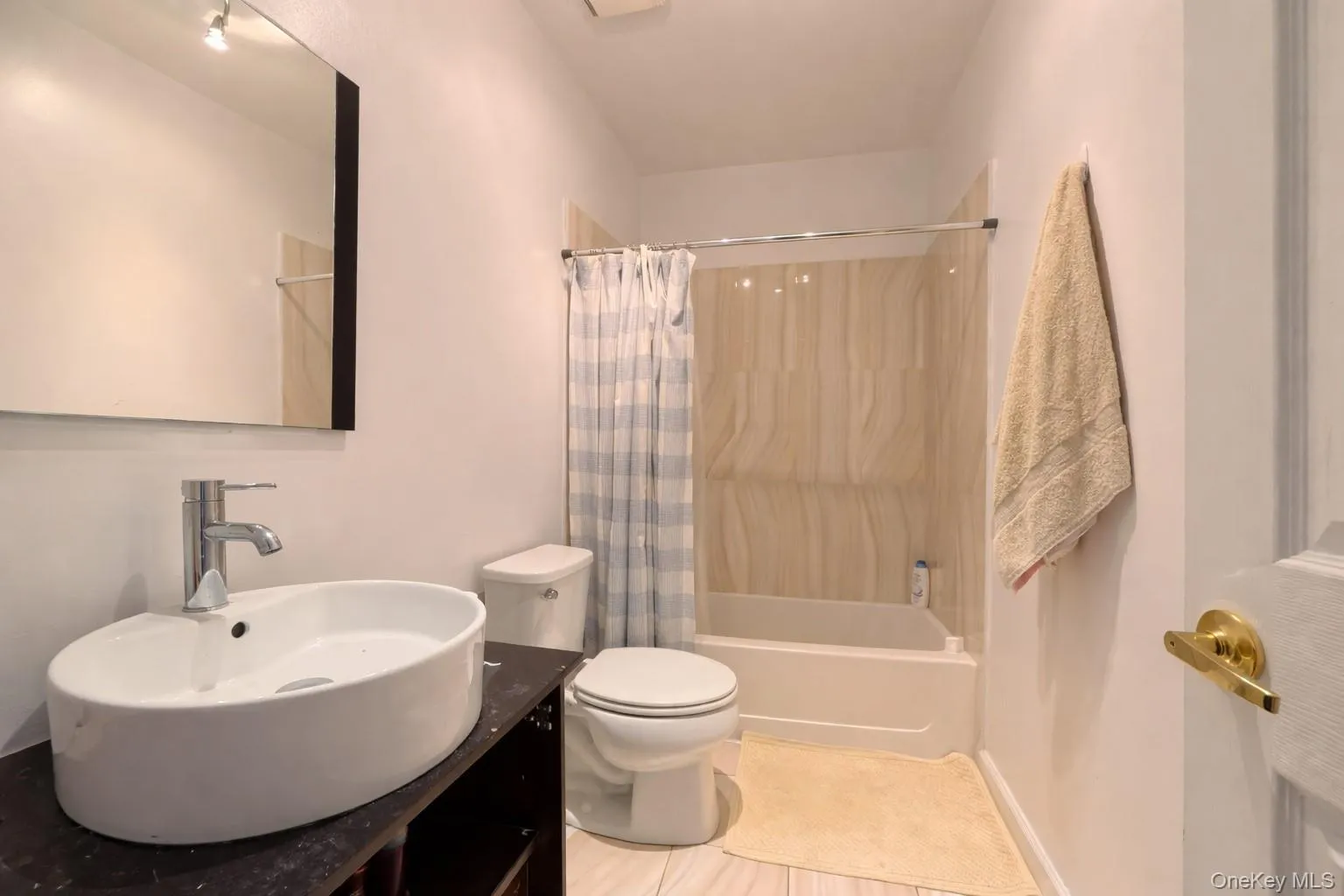 Large primary bathroom Large primary bathroom