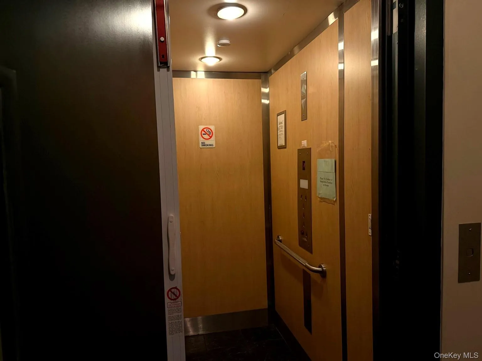 Elevator Elevator