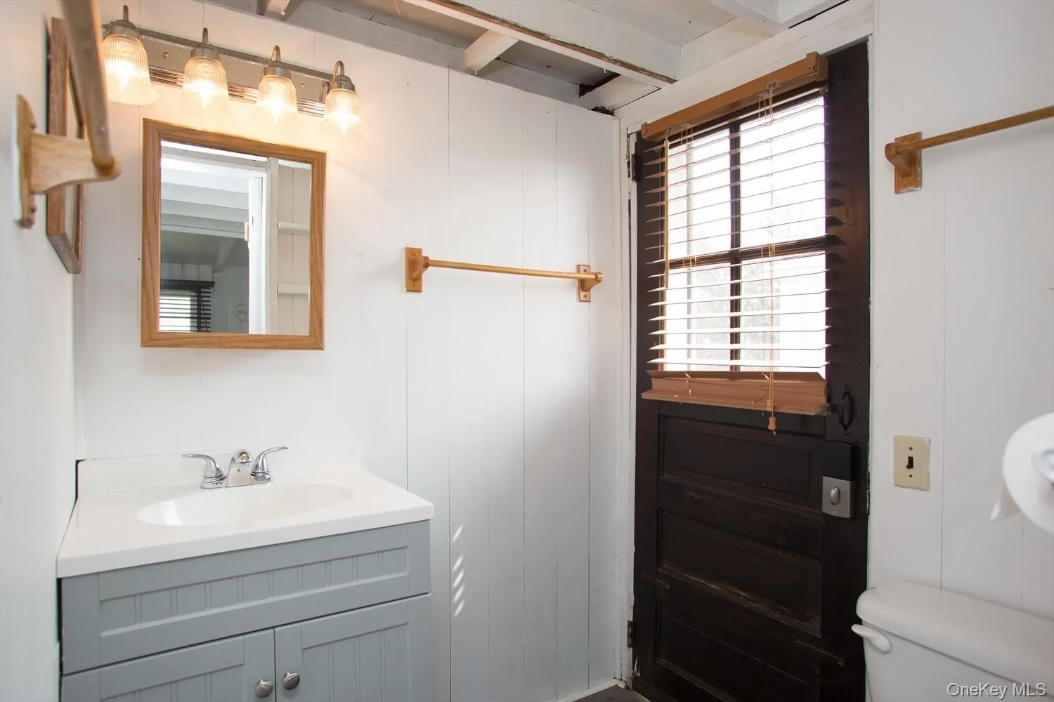 39 Point Road, Southampton, NY, 3 Bedrooms Bedrooms, 6 Rooms Rooms,1 BathroomBathrooms,Residential Lease,Idx,Point,0,949939 39 Point Road, Southampton, NY, 3 Bedrooms Bedrooms, 6 Rooms Rooms,1 BathroomBathrooms,Residential Lease,Idx,Point,0,949939