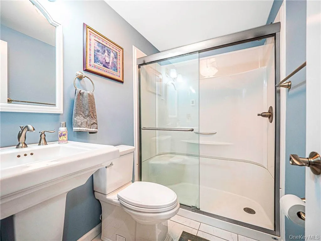Lower Level Full Bathroom with Radiant Heat Lower Level Full Bathroom with Radiant Heat