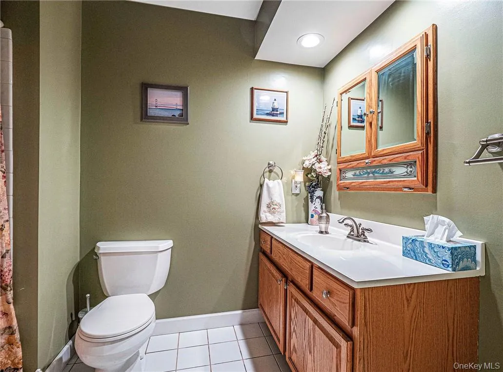 Hallway bathroom with whirlpool soaking tub Hallway bathroom with whirlpool soaking tub