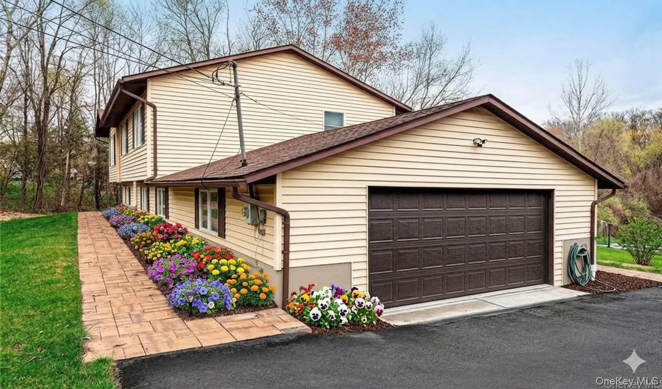 26 Waterbury Road, Warwick (town), NY, 4 Bedrooms Bedrooms, 11 Rooms Rooms,3 BathroomsBathrooms,Residential Sale,For Rent,Waterbury,0,949951 26 Waterbury Road, Warwick (town), NY, 4 Bedrooms Bedrooms, 11 Rooms Rooms,3 BathroomsBathrooms,Residential Sale,For Rent,Waterbury,0,949951