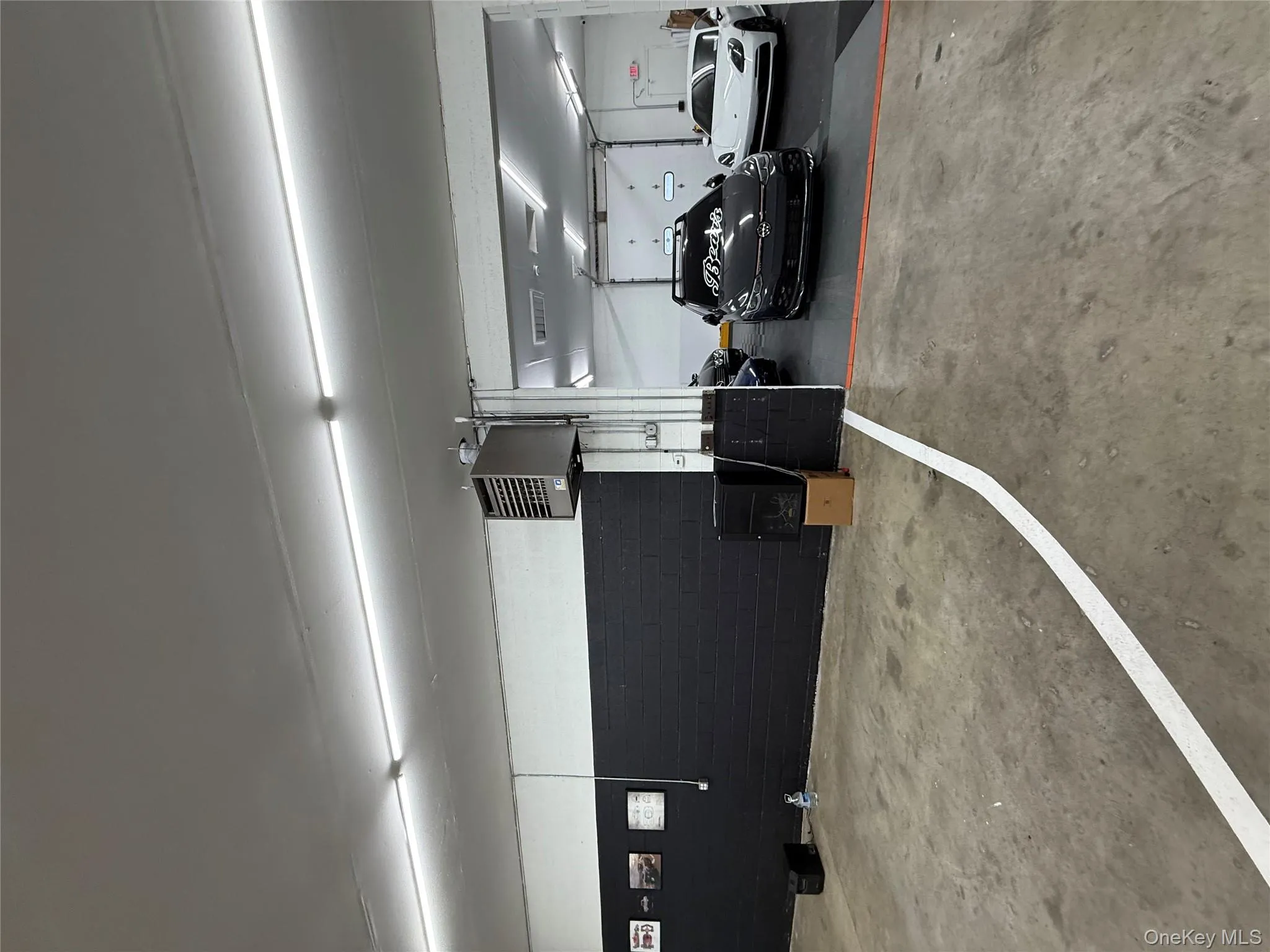 Garage with a heating unit Garage with a heating unit